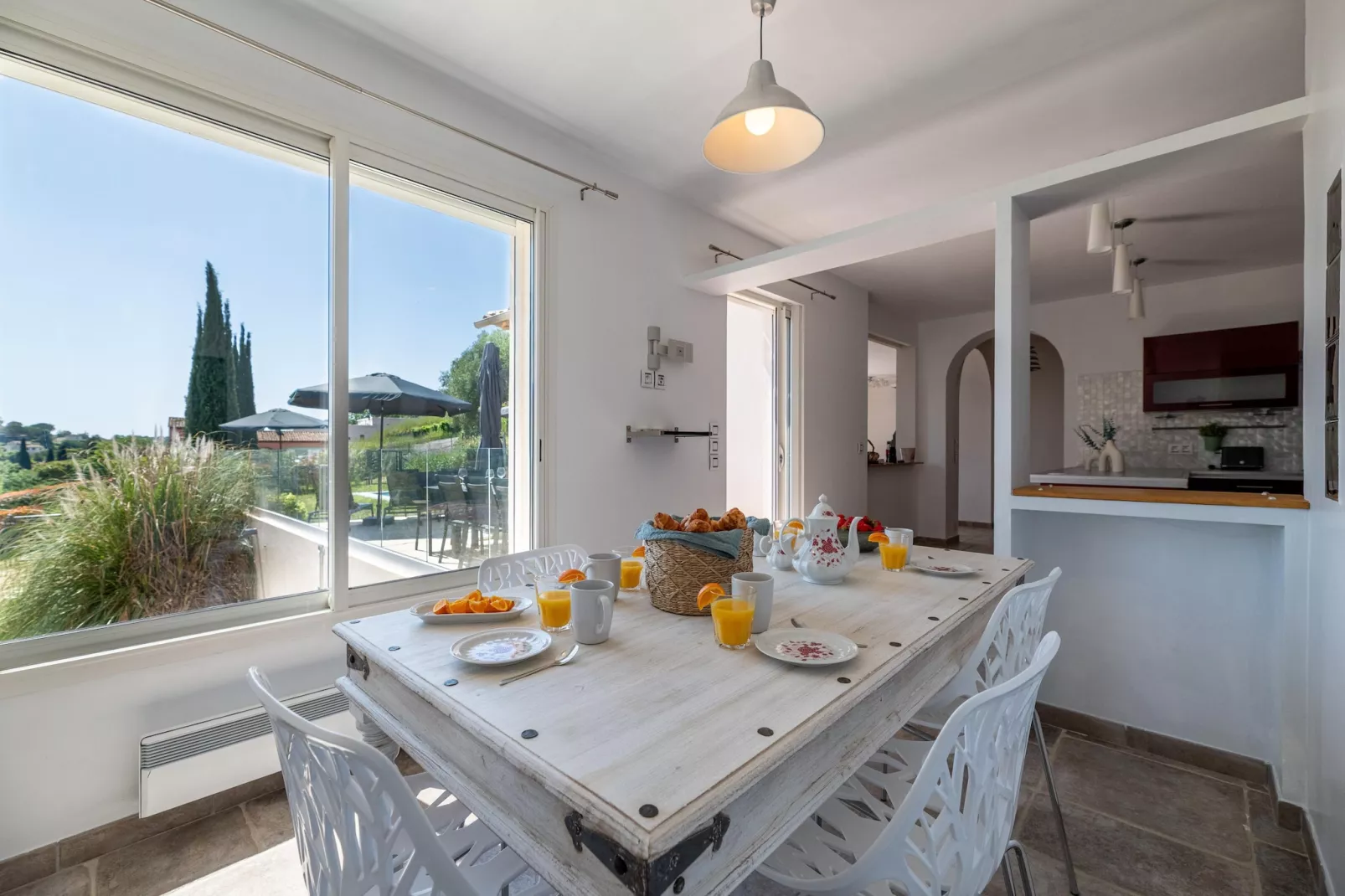 Villa Calade-Eetkamer