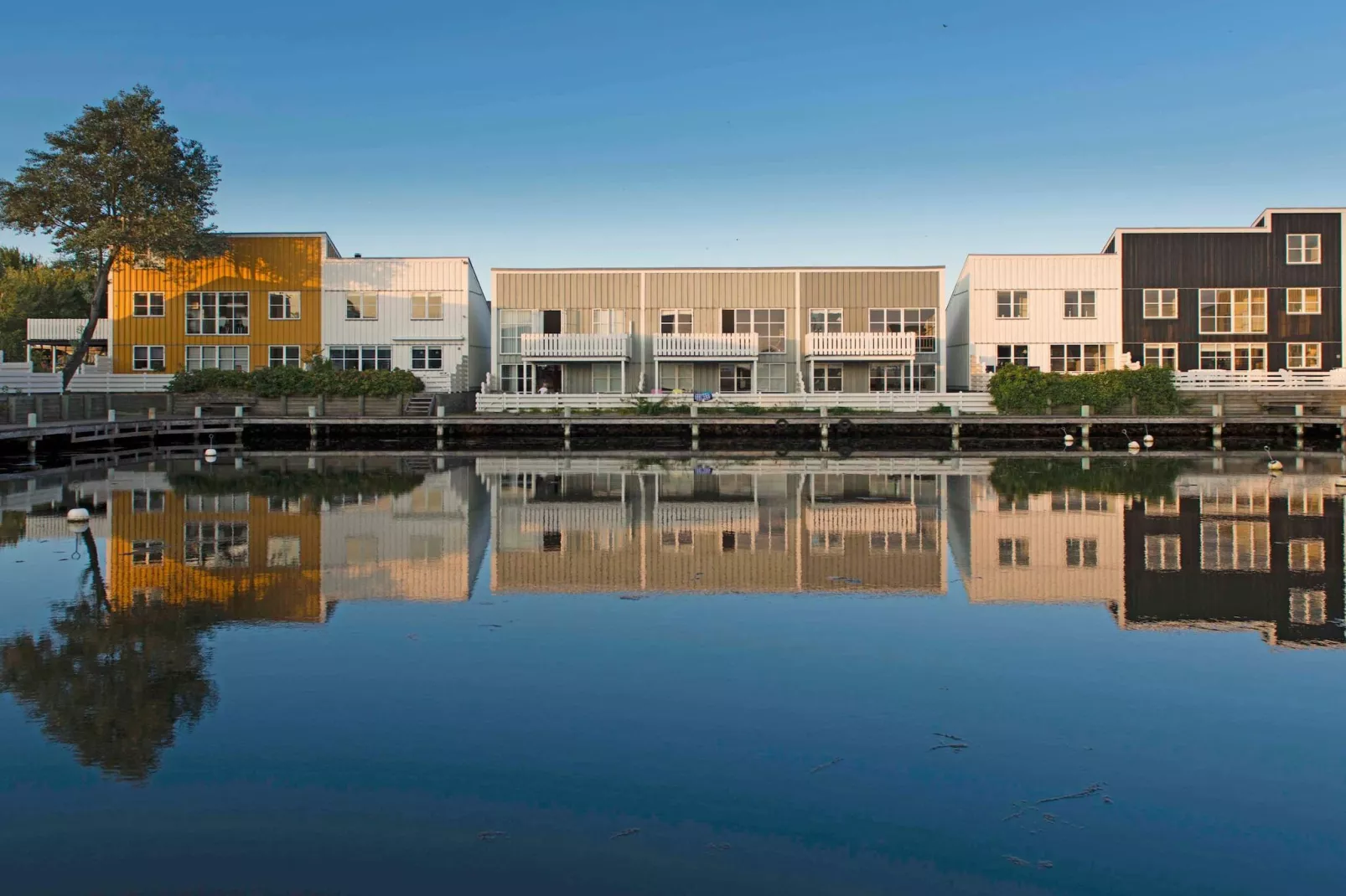 4 room,2+3 floor - Waterzicht