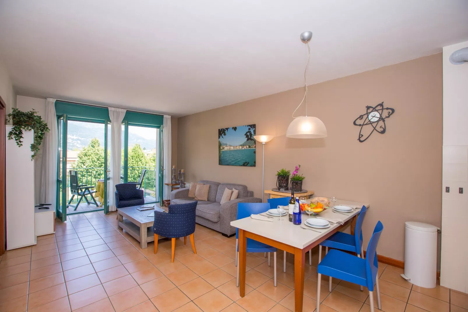 RESIDENCE PORTO LETIZIA - PALACE-1ROOM APT 4 PAX MOUNTAIN VIEW DELUXE8204 - P1MD4 - Eetkamer