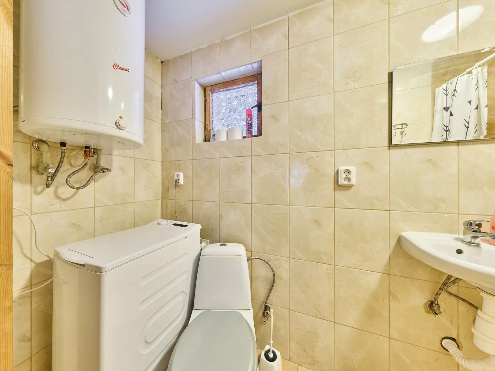 Chaloupka U lesa-Binnen