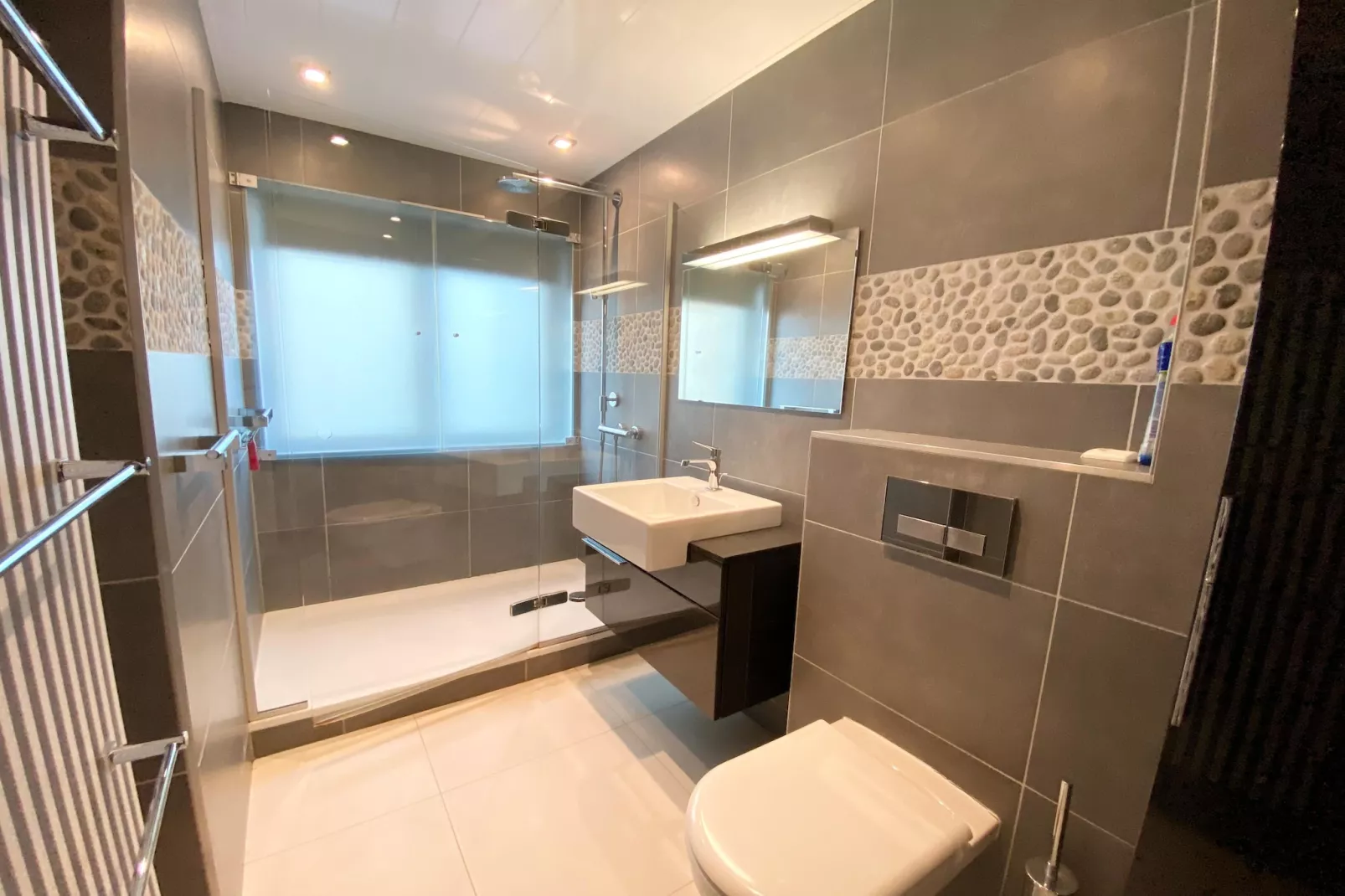 BEAULIEU 0602PK - Badkamer