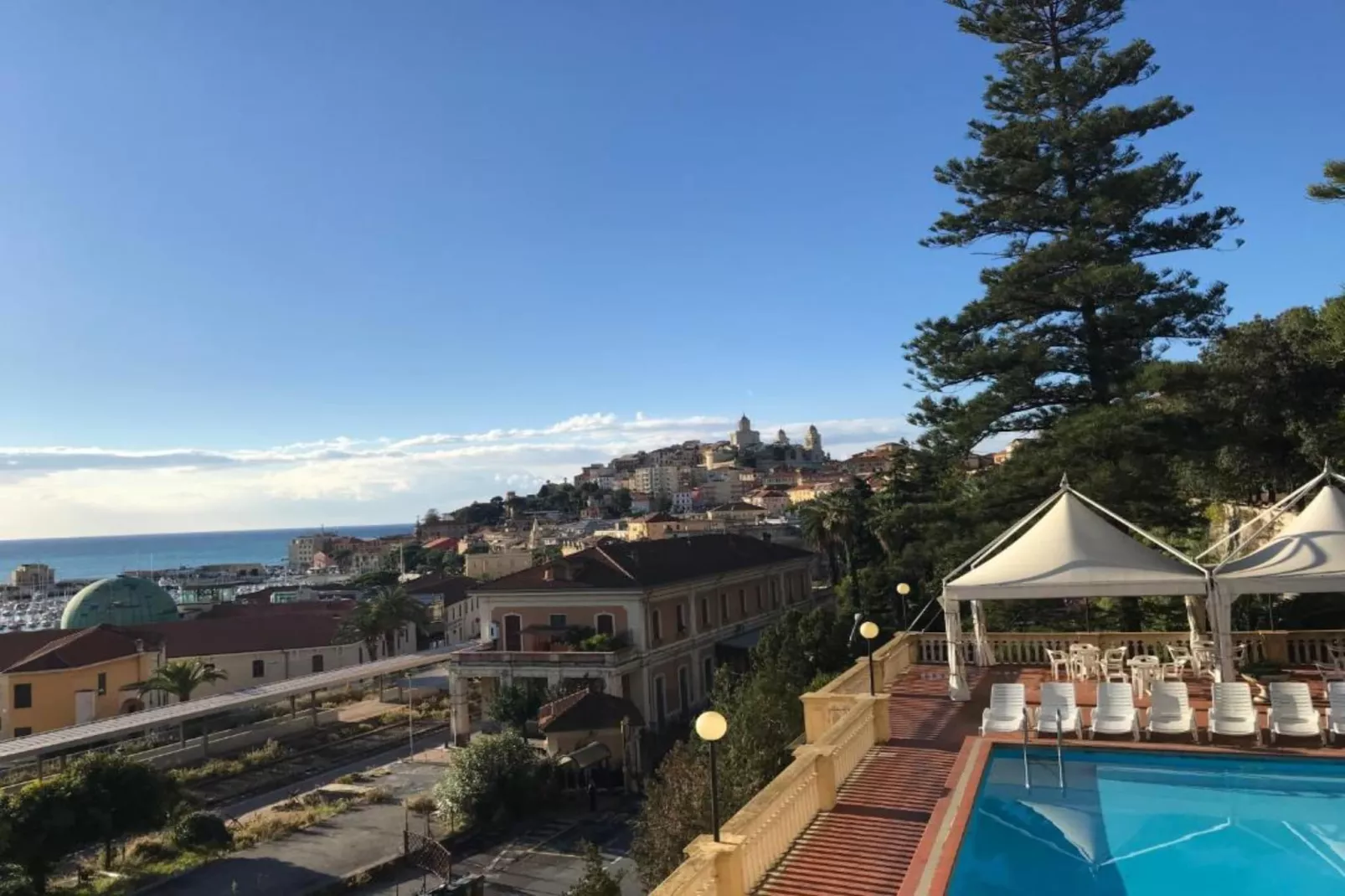 Residence Miramare - STUDIO APARTMENT 2 PAX M2 - Uitzicht zomer