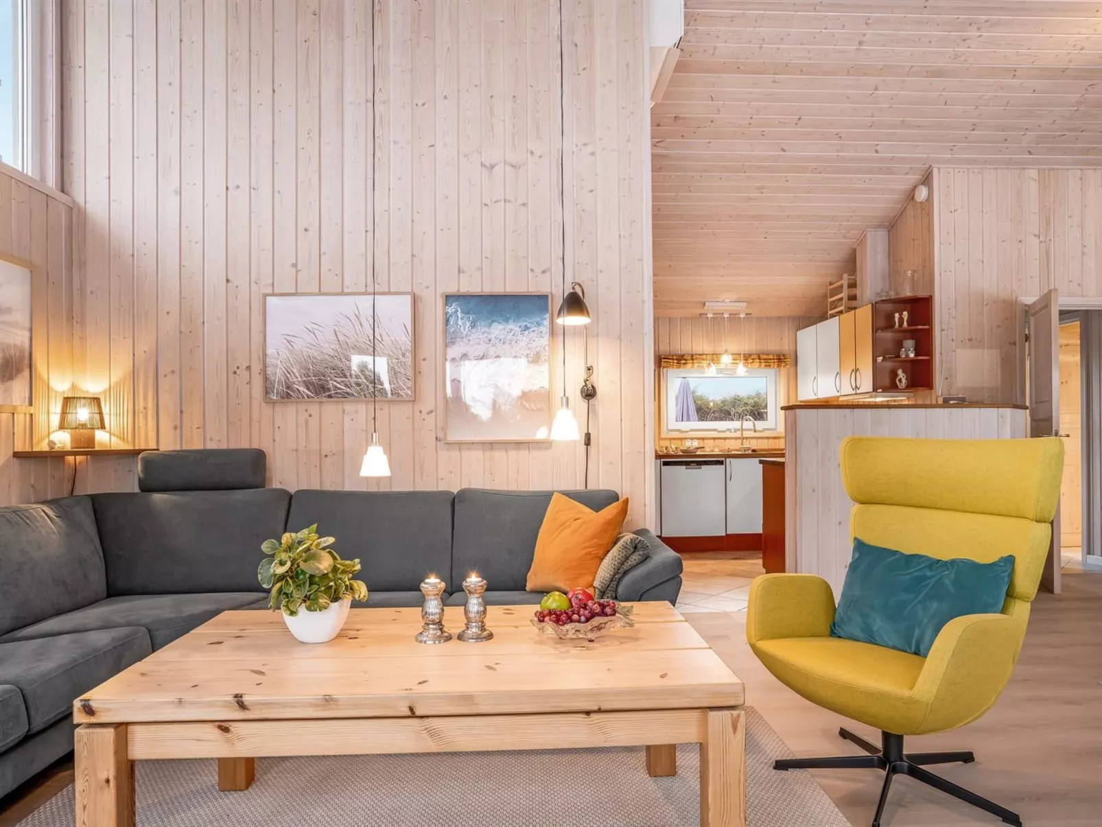 "Henne" -  from the sea-Binnen