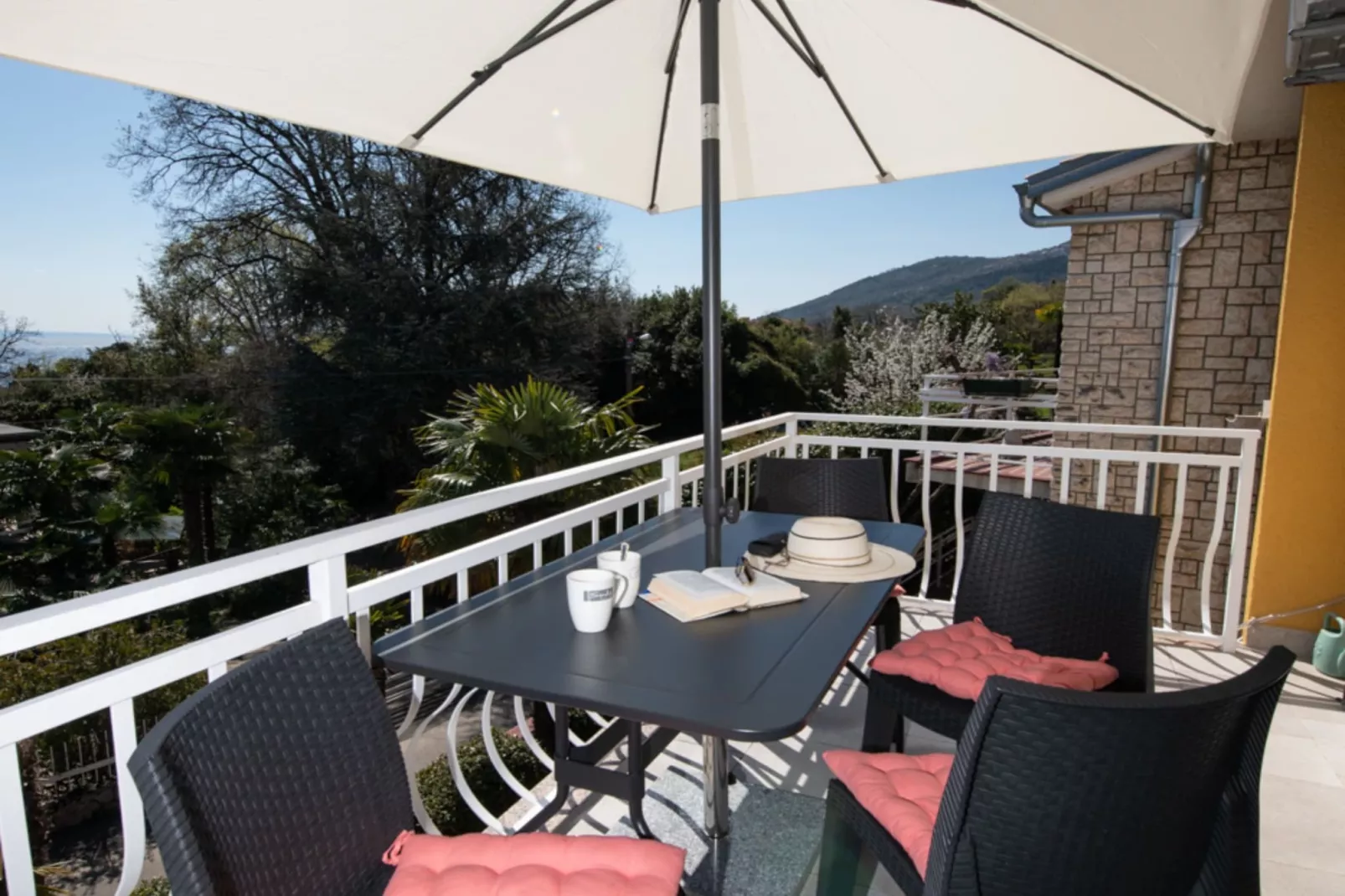 Apartments Mirjana IKA - One Bedroom Apartment With Balcony And Sea View (A2) - Terrasbalkon