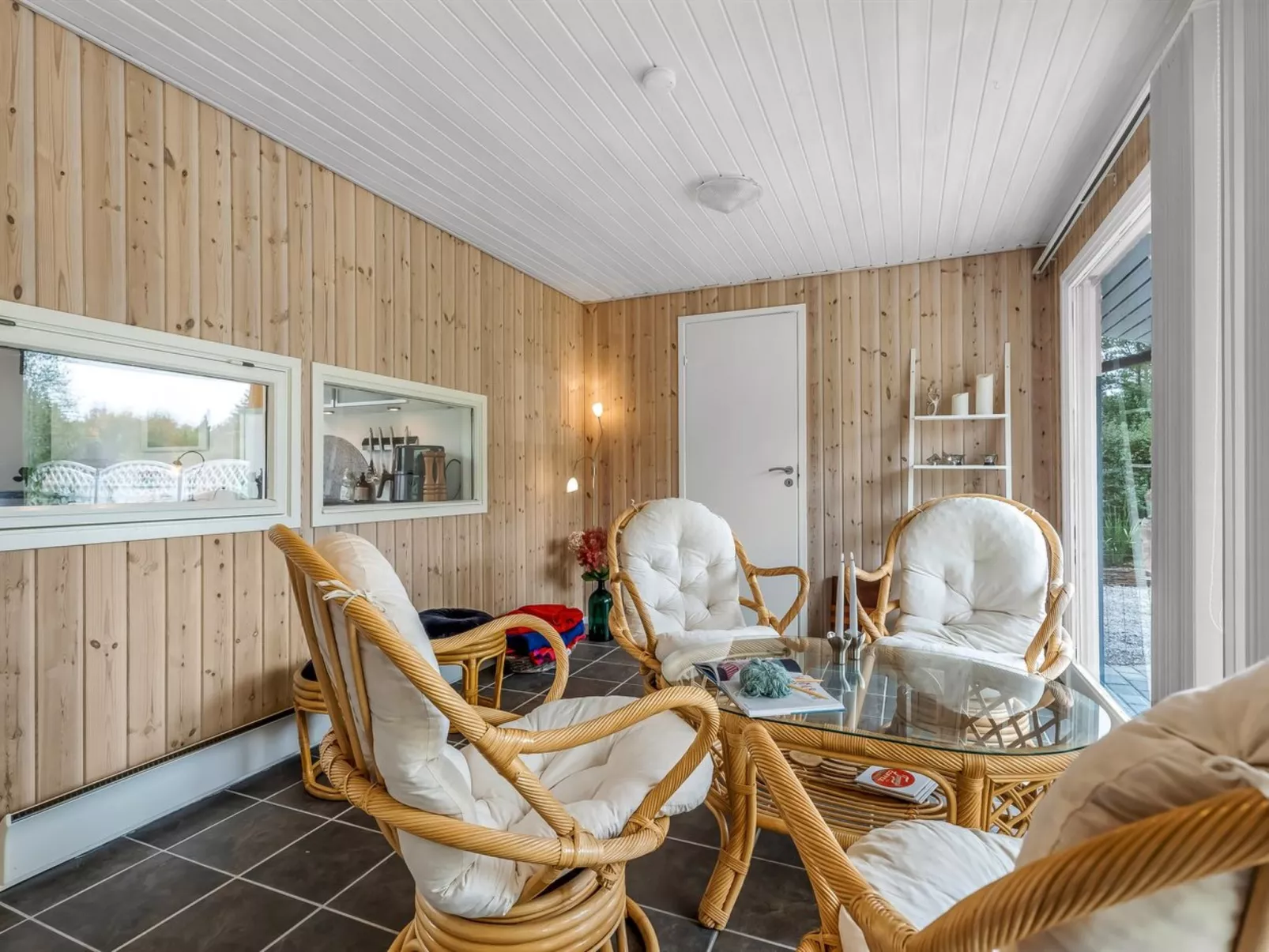 "Einari" - 500m from the sea - Binnen