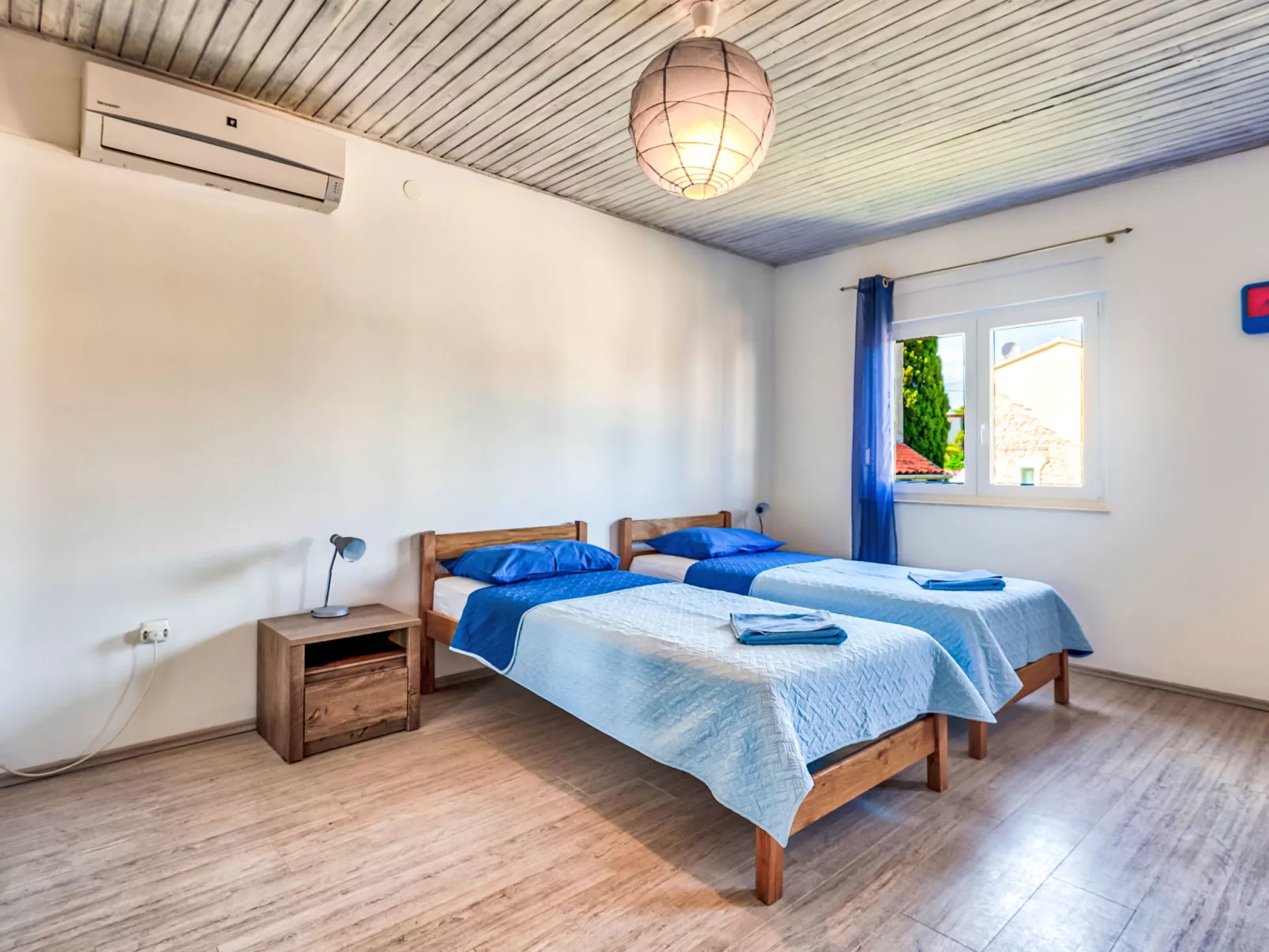 Villa mit Garten, Grill und Terrasse - Binnen