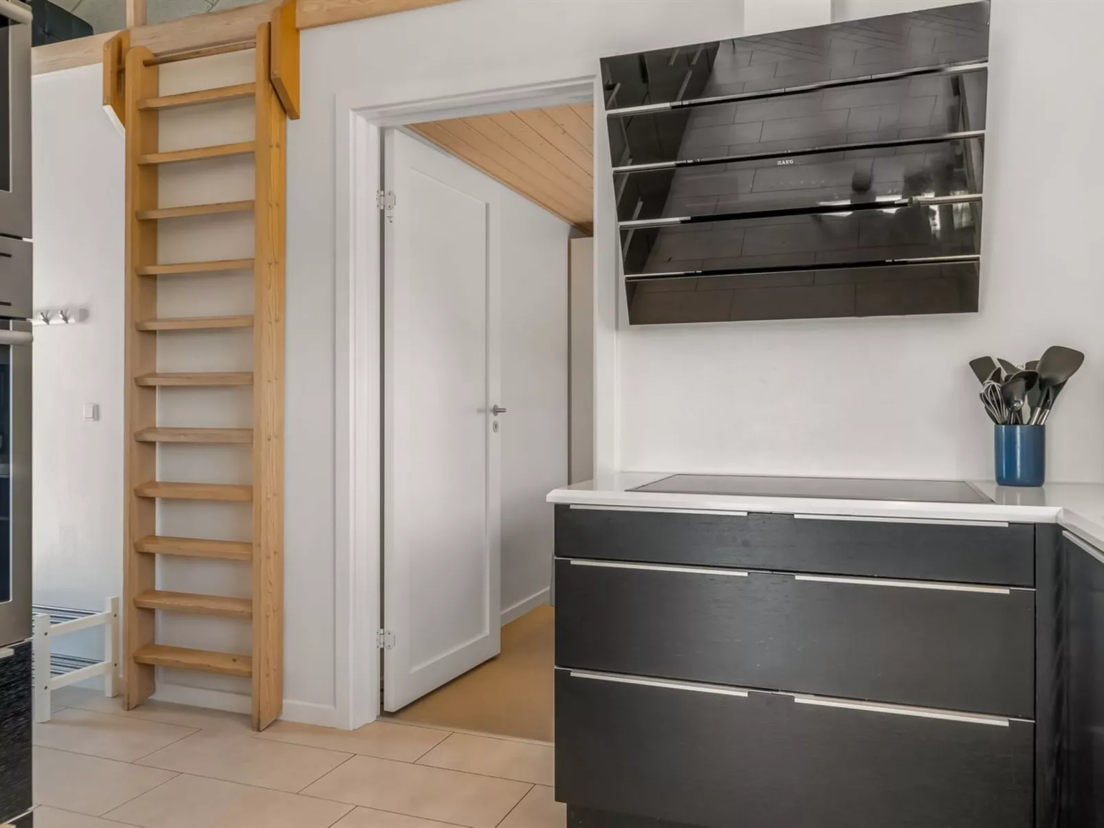 "Jonas" - 450m from the sea-Binnen