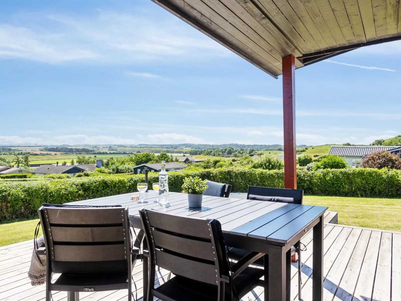 "Joseph" - 500m from the sea-Buiten