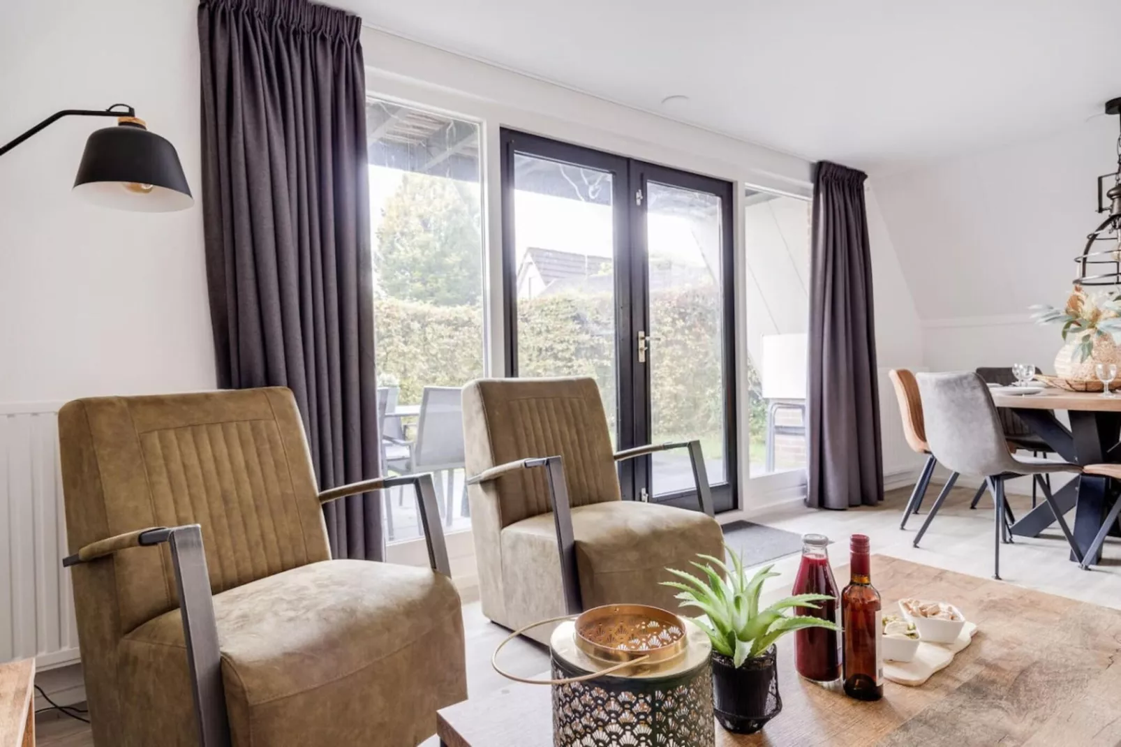 118 | Rietzanger | Sfeervol ingerichte bungalow-Woonkamer