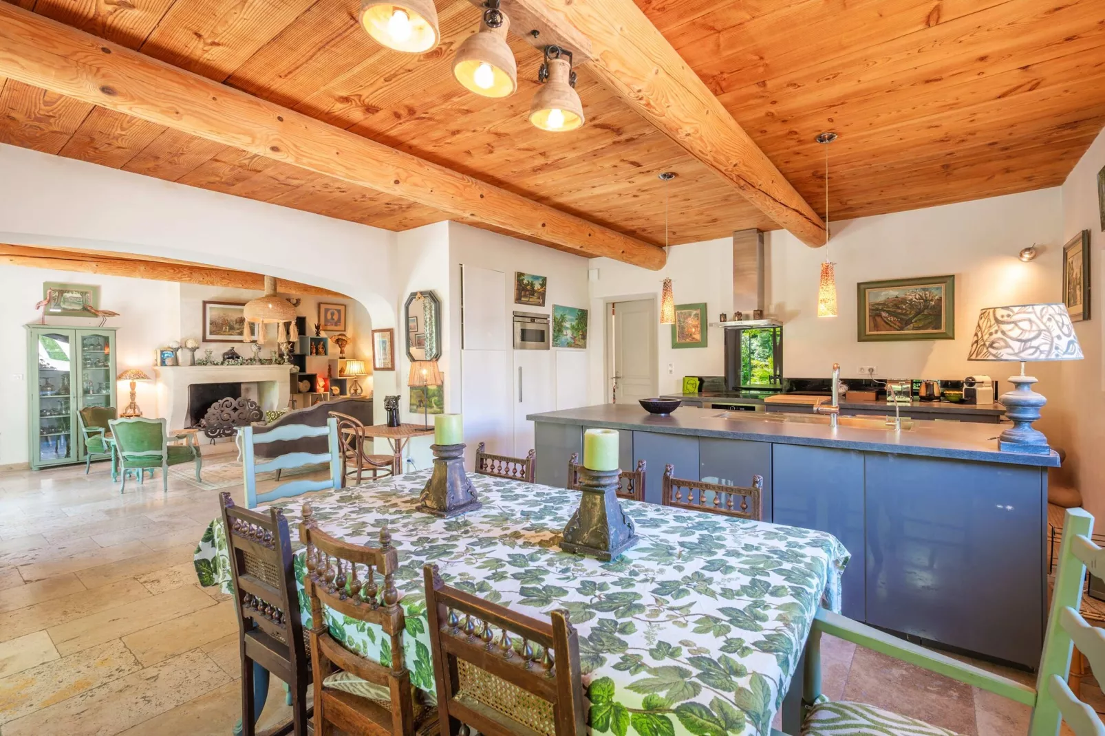 Mas authentique à Paradou Alpilles-Eetkamer