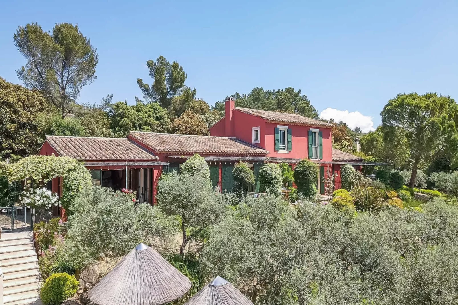 Le Mas Elaïa  votre havre familial avec piscine privée-Buitenkant zomer