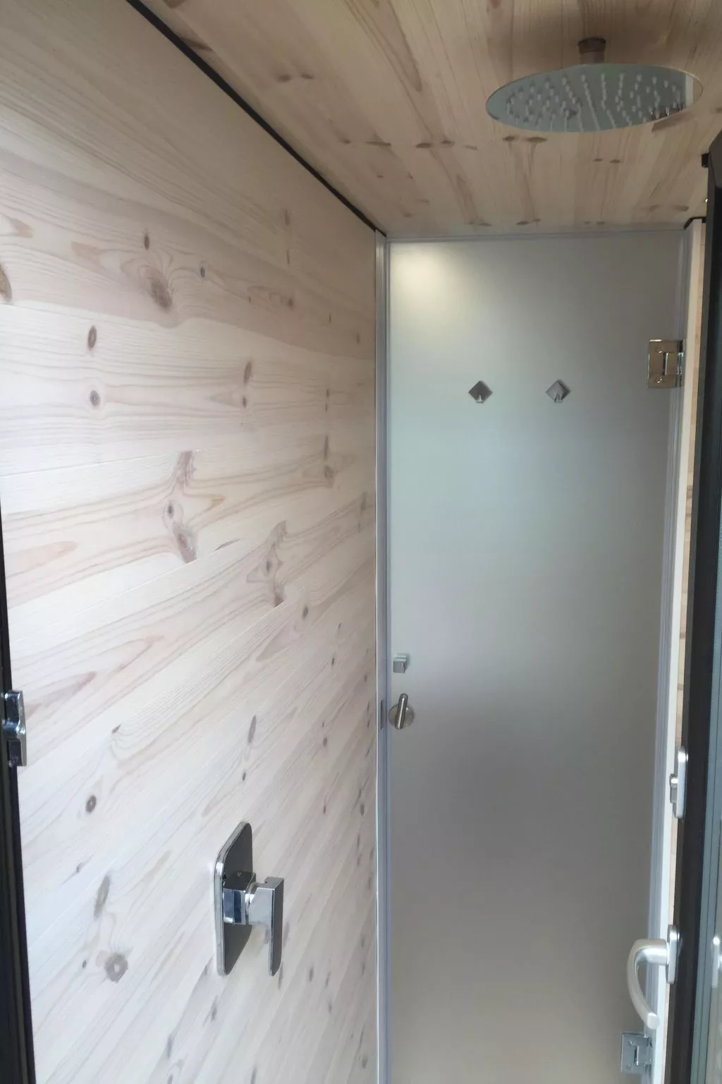 Hausboot für zwei Personen mit Kamin und Terrasse - Image-tags.info