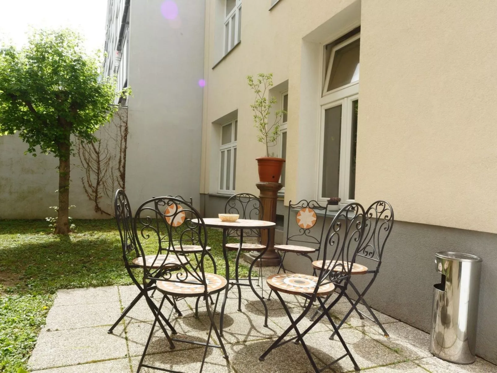 In Fünfhaus mit Garten - Image-tags.info