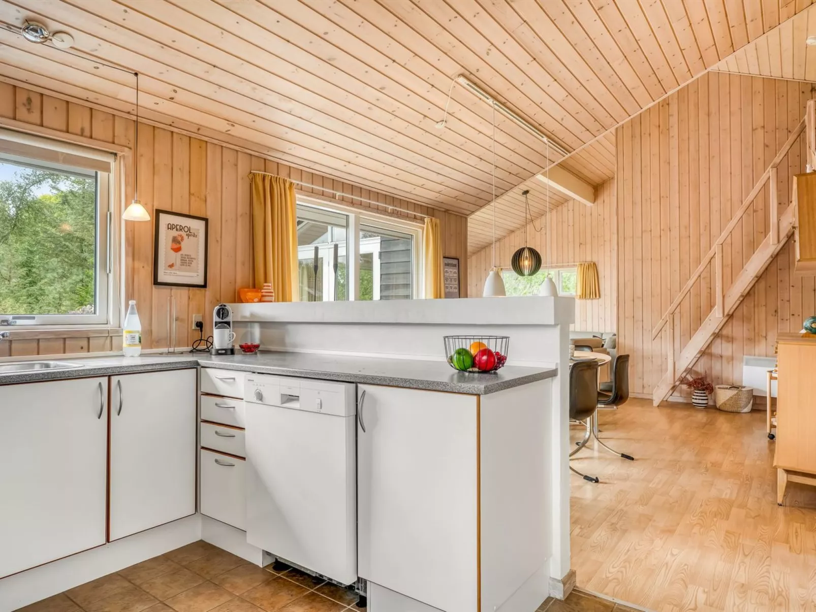 "Alisa" - 1.9km from the sea - Binnen