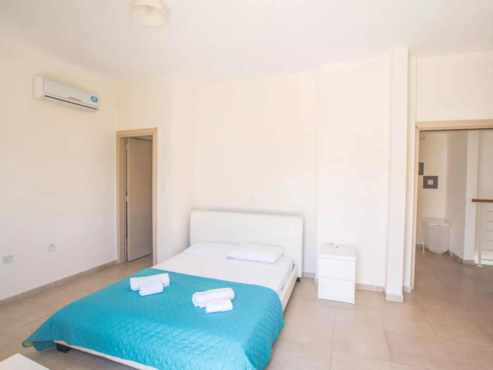 Helle Ferienvilla mit Pool - Image-tags.info