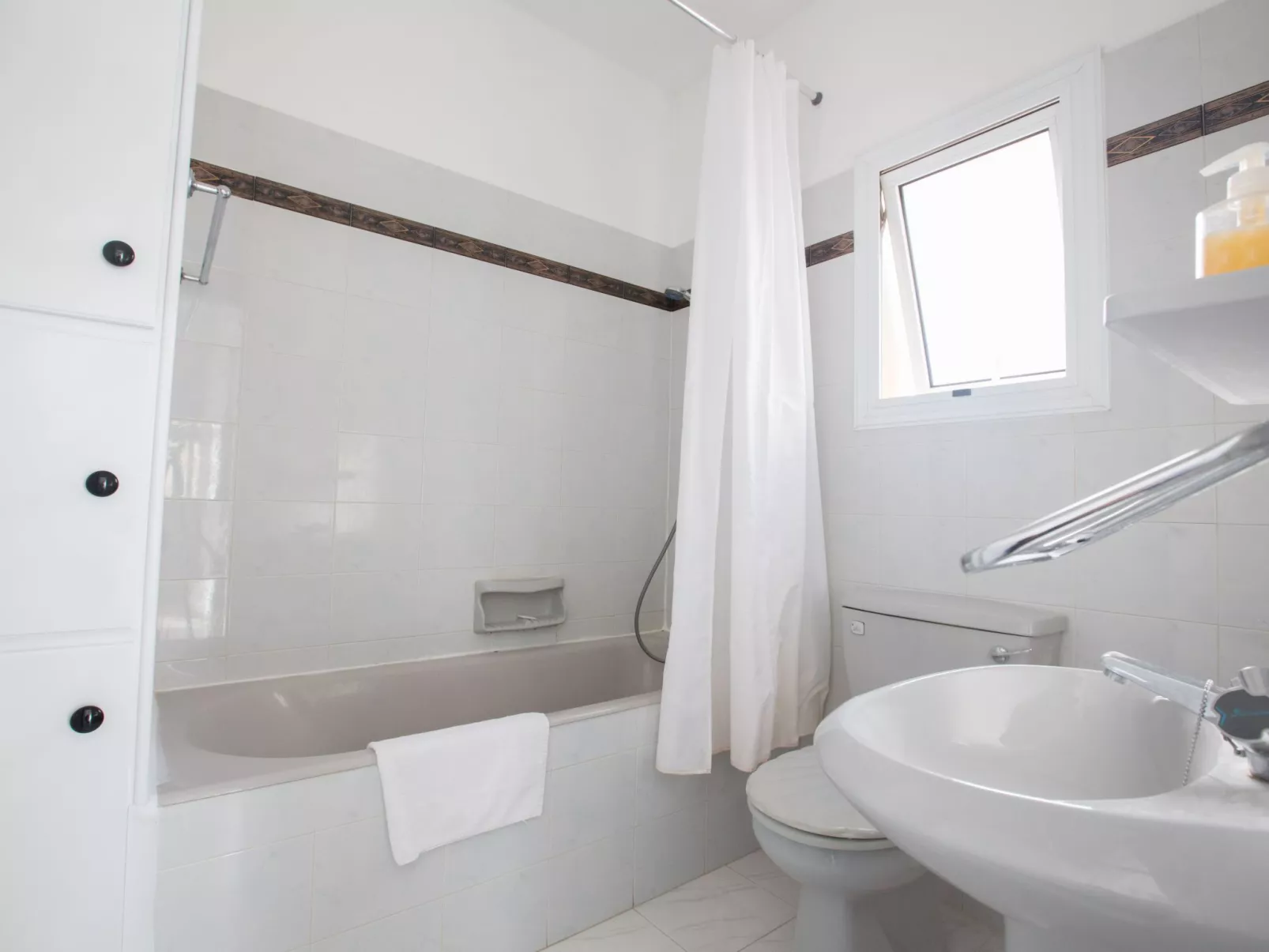 Geräumige Villa mit 3 Schlafzimmern und Pool in Protaras - Image-tags.info