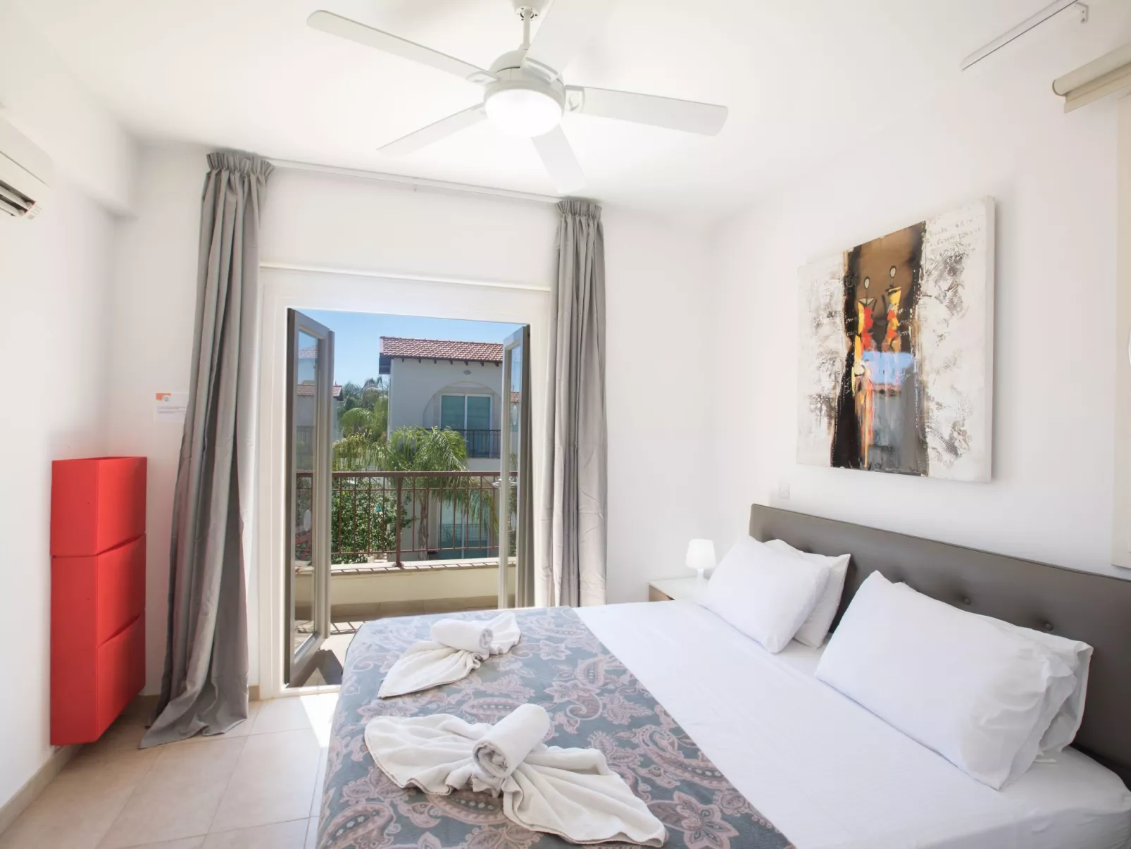 3-Schlafzimmer-Luxusvilla mit Pool und teilweise Meerblick - Image-tags.info