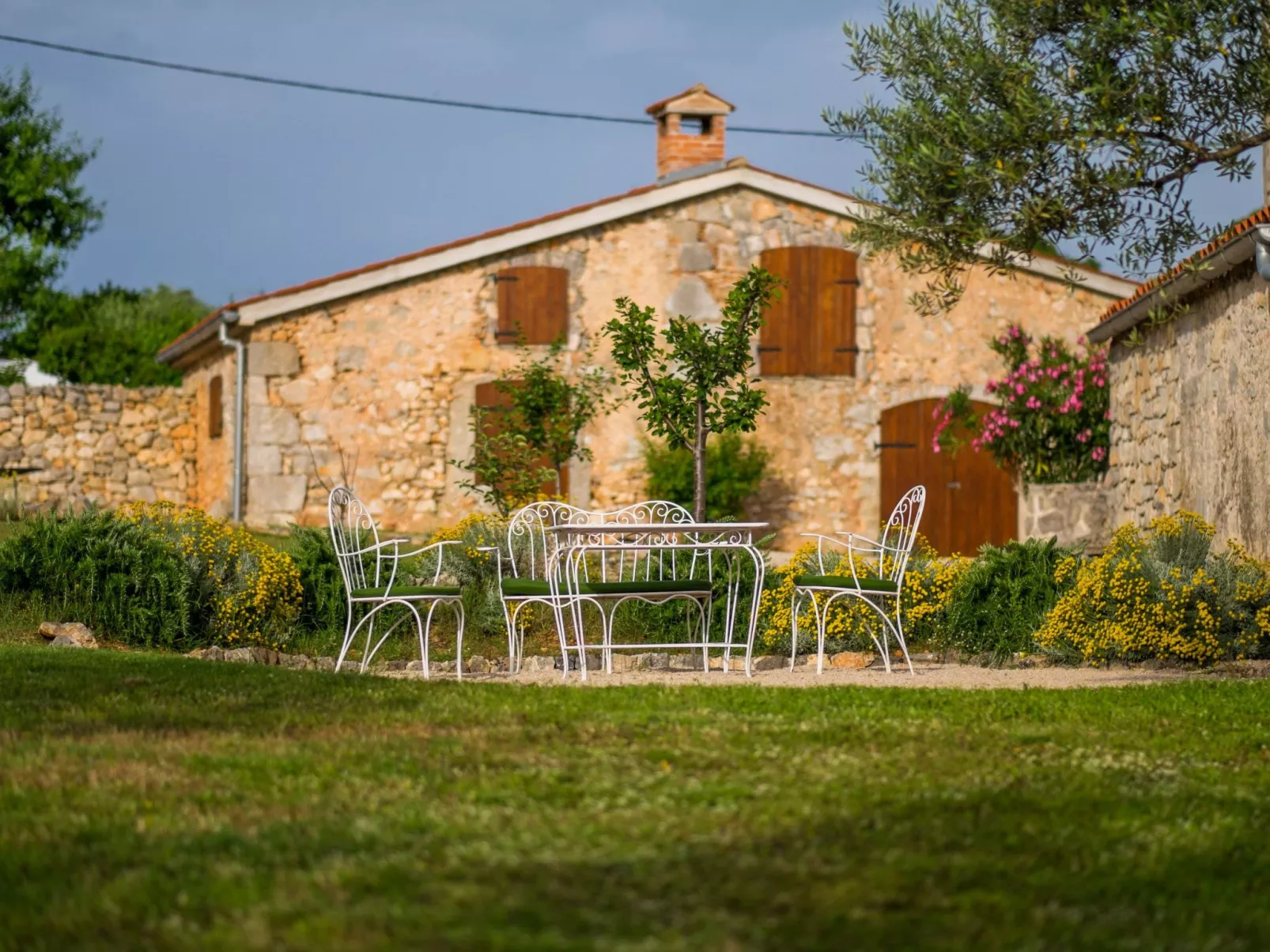 Villa mit Pool, Olivengarten und Meerblick - Image-tags.info