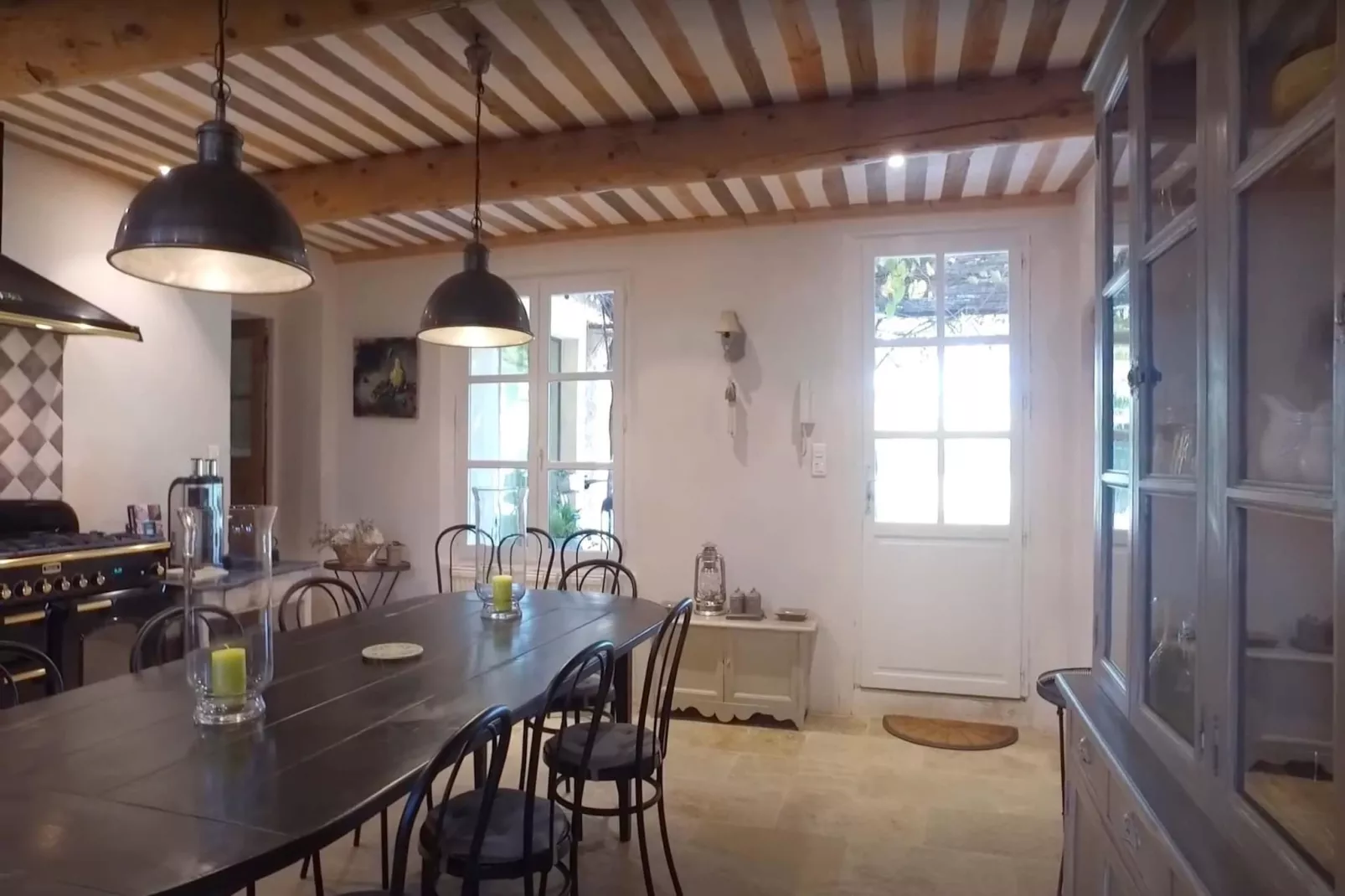 Bast de Charme L141 - Eetkamer