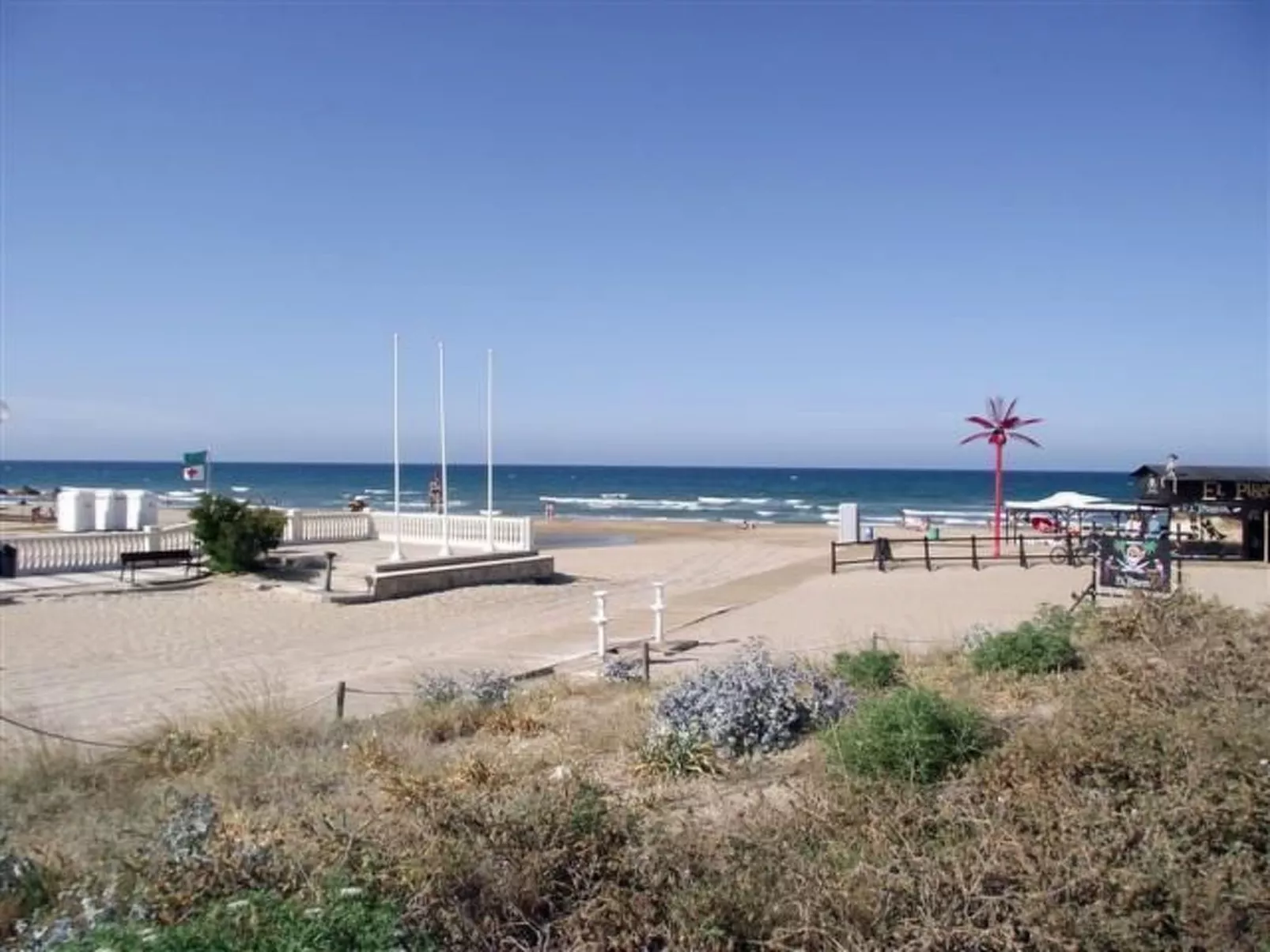 Villa im spanischen Stil mit großem Pool und ein - Buiten
