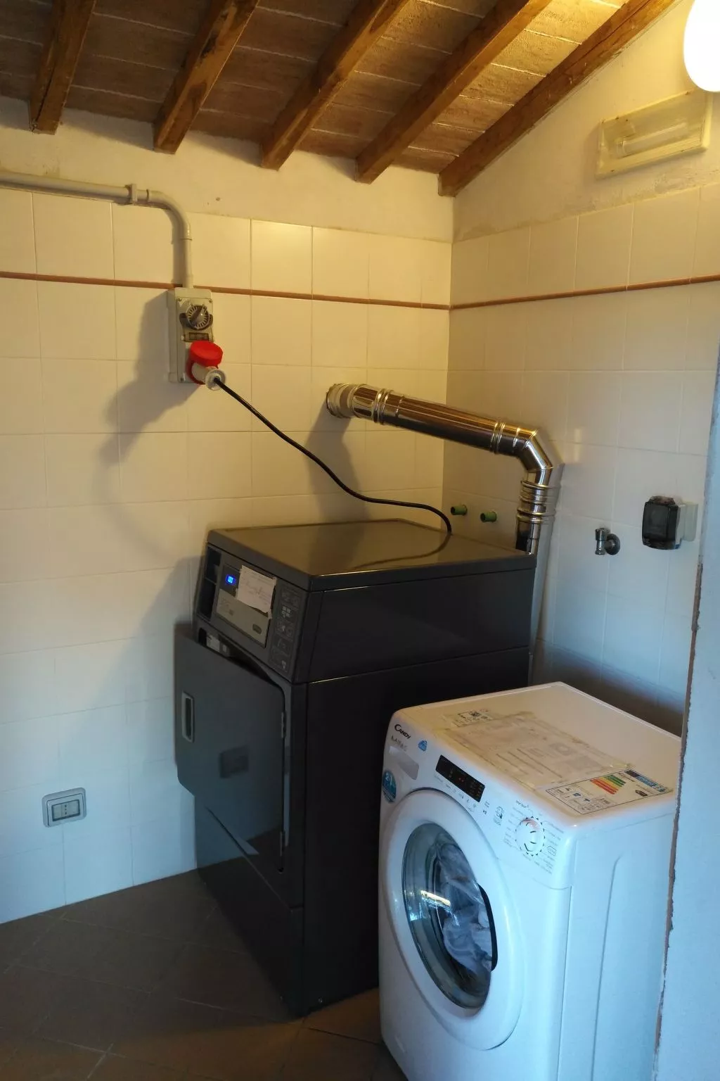 Dreizimmerwohnung für 4 Personen 3 km vom Zentru - Binnen