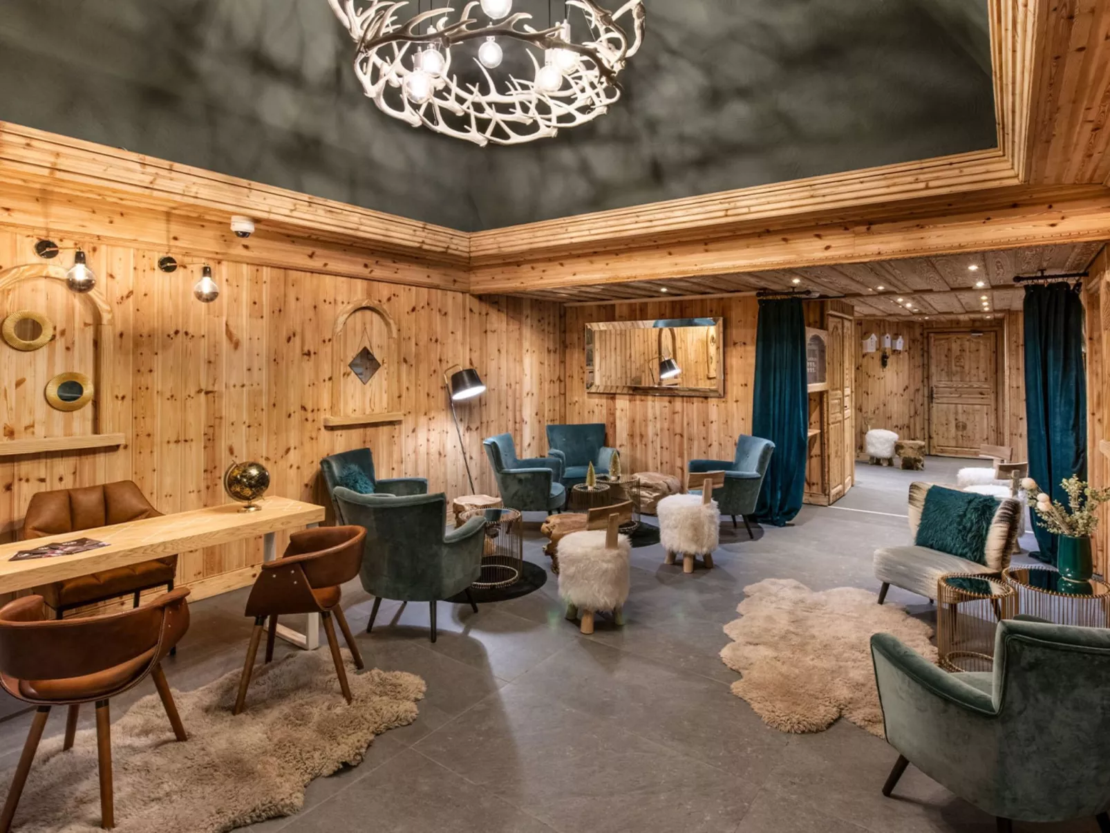 Village Montana - Binnen