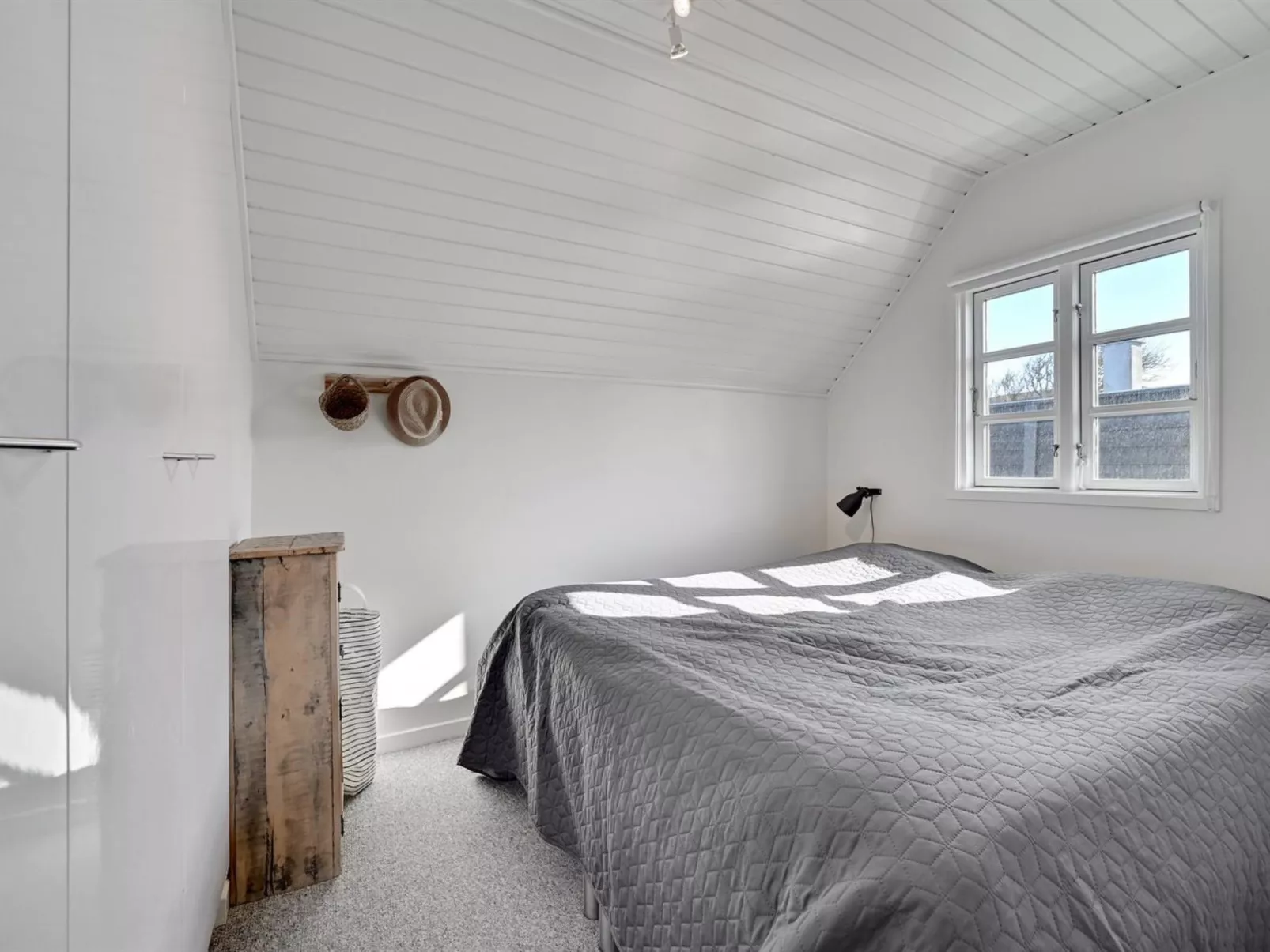 "Ulv" - 25m from the sea-Binnen