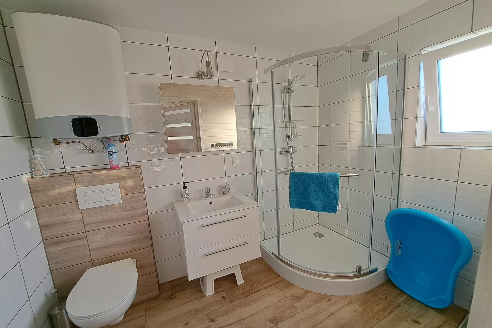 Błękitne zamorze dla 6 osób-Badkamer