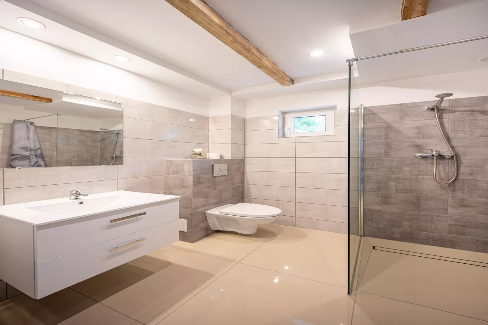 Komfortowe domki wakacyjne dla 6 osób w Lędzinie-Badkamer