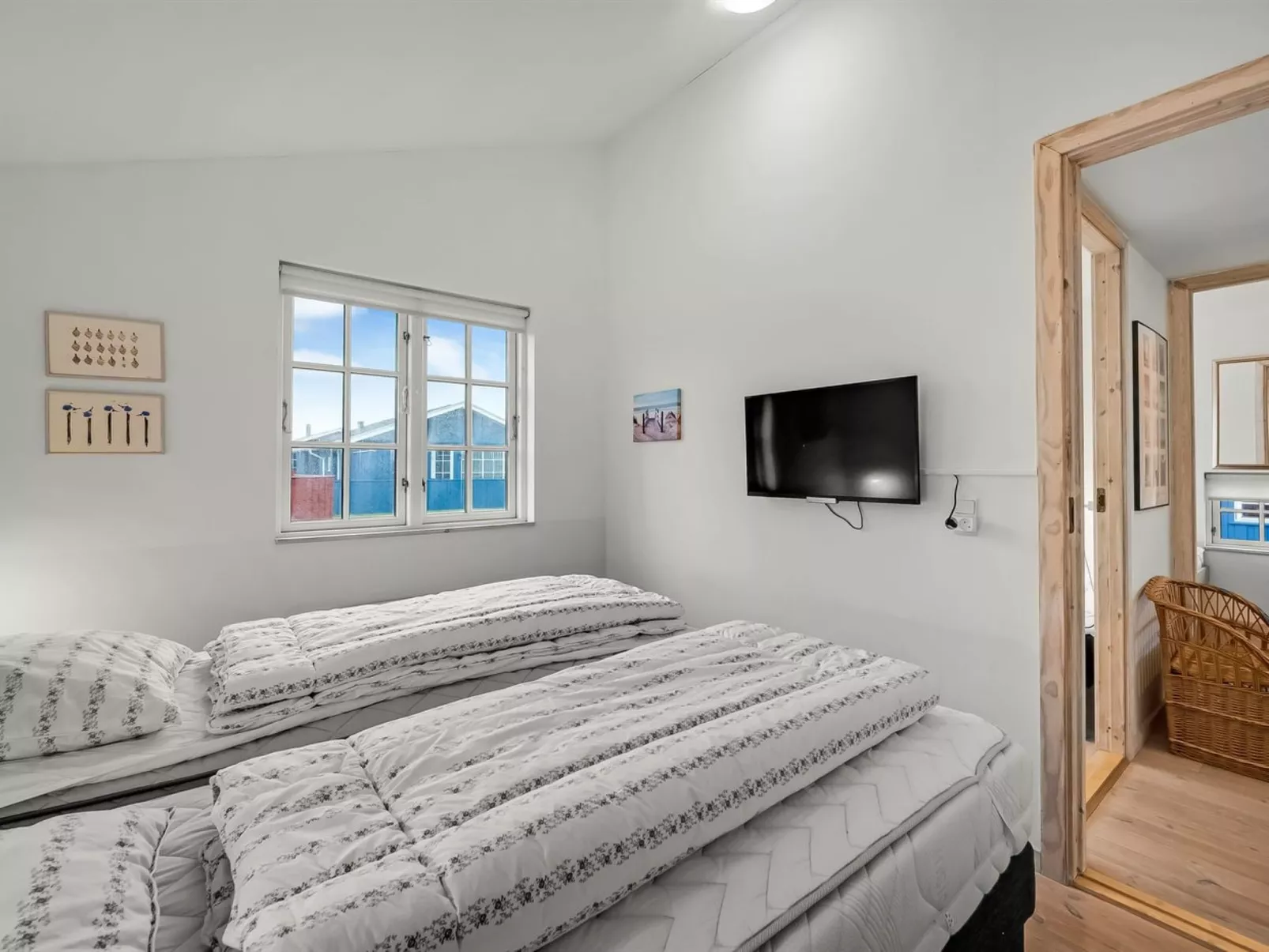 "Binta" - 300m to the fjord - Binnen