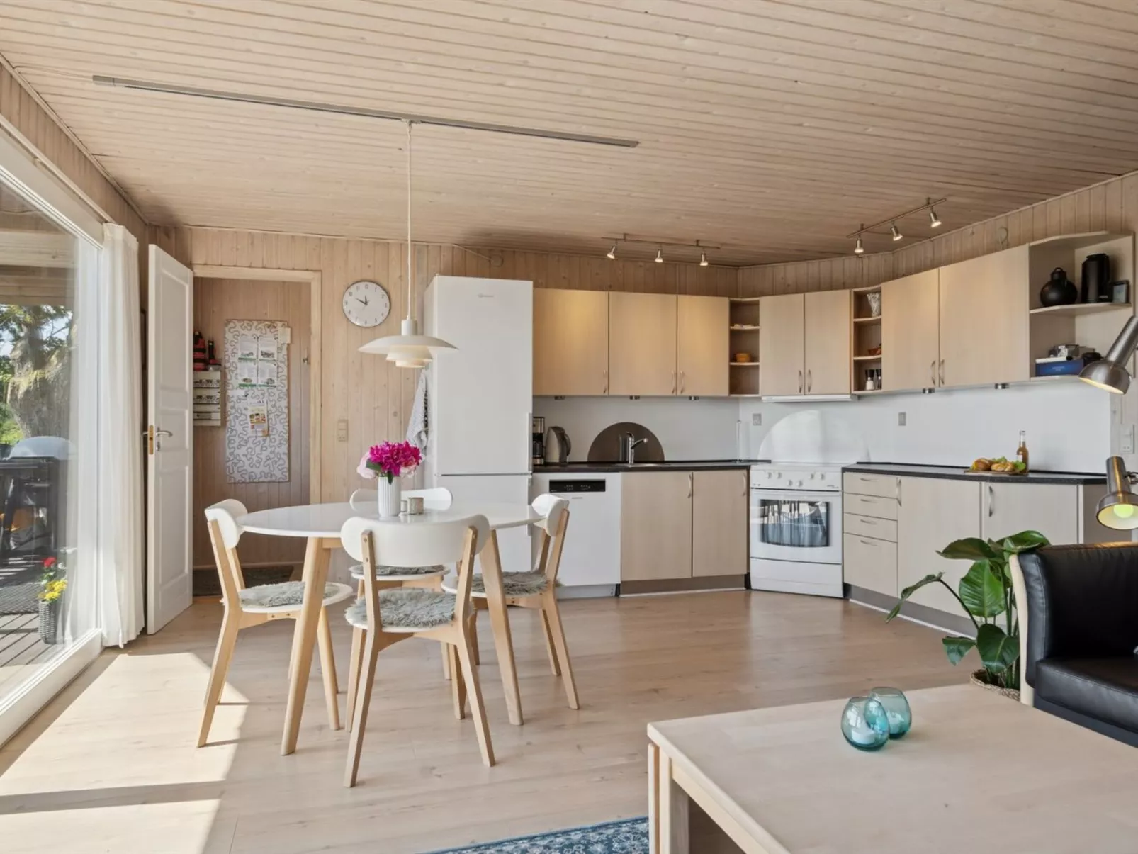 "Sighbiorn" - 150m to the fjord-Binnen