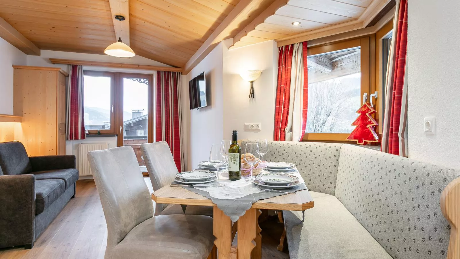 Landhaus Marchfeld Top 3 - Eetkamer