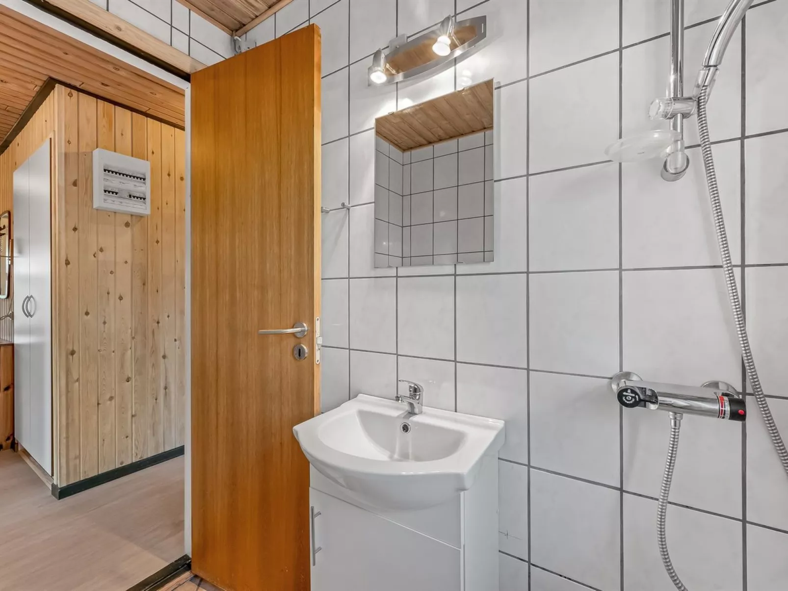 "Åsemarie" - 500m to the fjord-Binnen