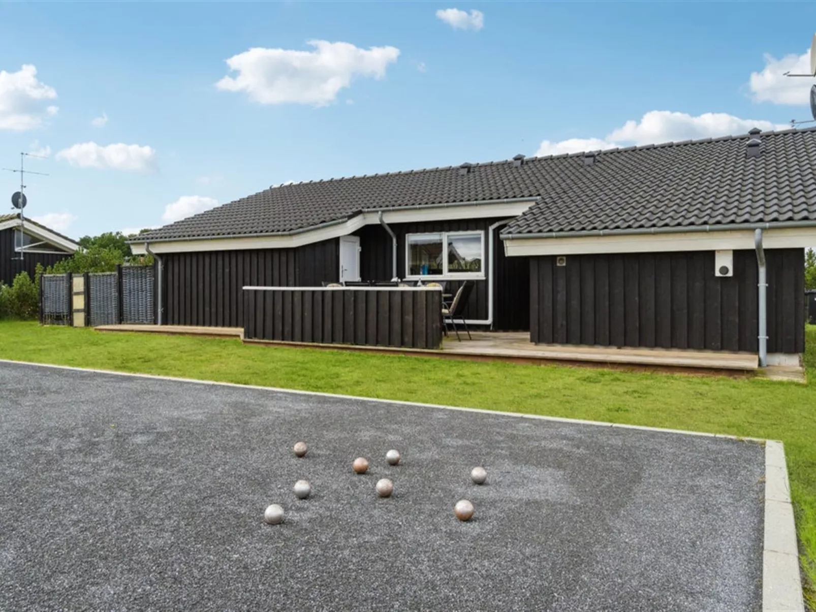 "Galin" - 210m to the fjord-Buiten