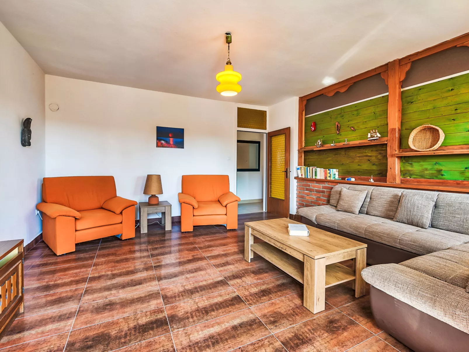 Villa mit Garten, Grill und Terrasse