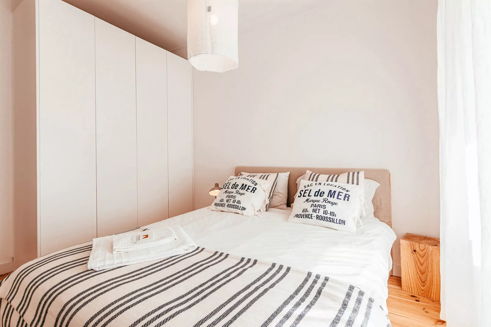 Modern & Charming Alges by GT House-Slaapkamer