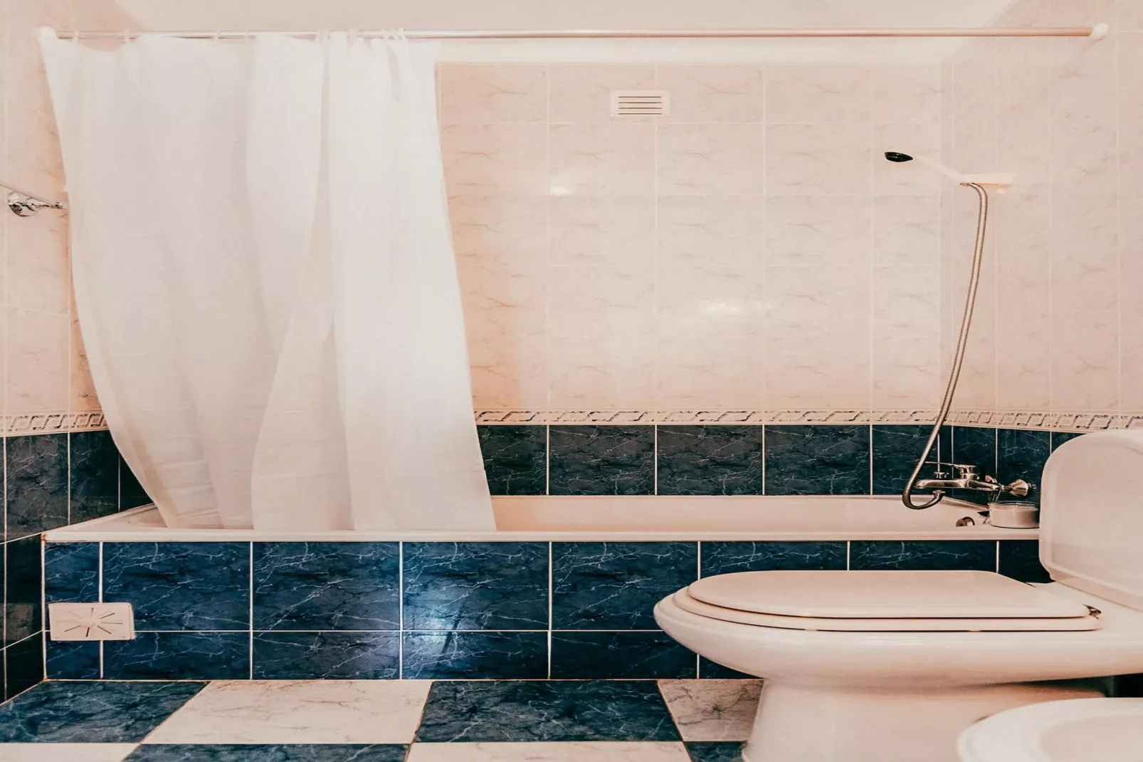 Altura Beach Villa by GT House-Badkamer