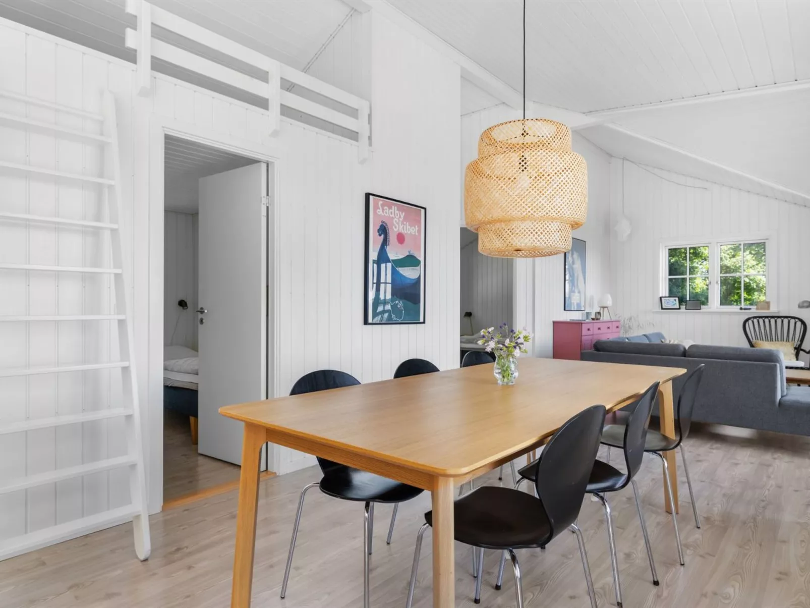 "Edvardsine" - 40m from the sea-Binnen