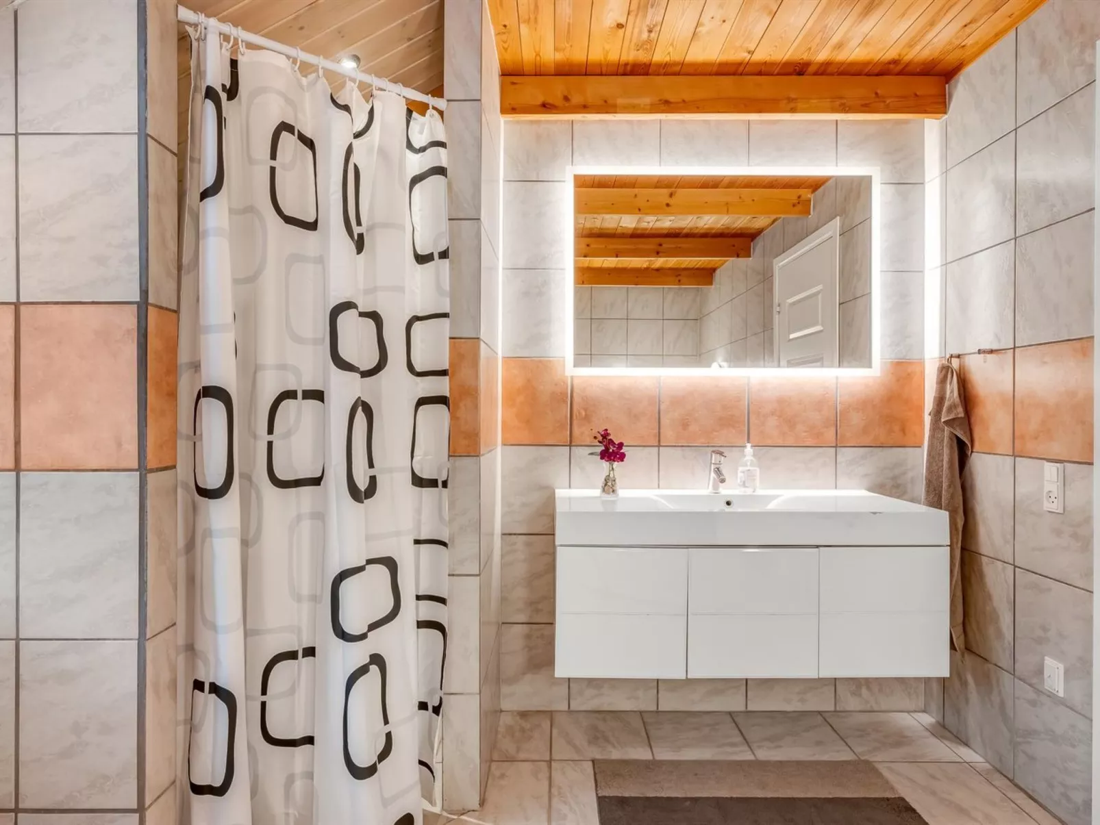 "Iorund" - 10km from the sea-Binnen