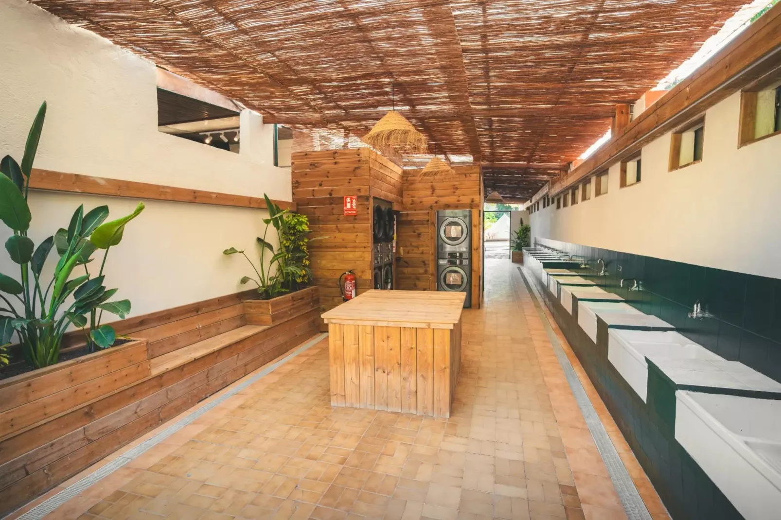 HOLA CAMP SANT SALVADOR-Superior 6-Gebieden zomer 1km