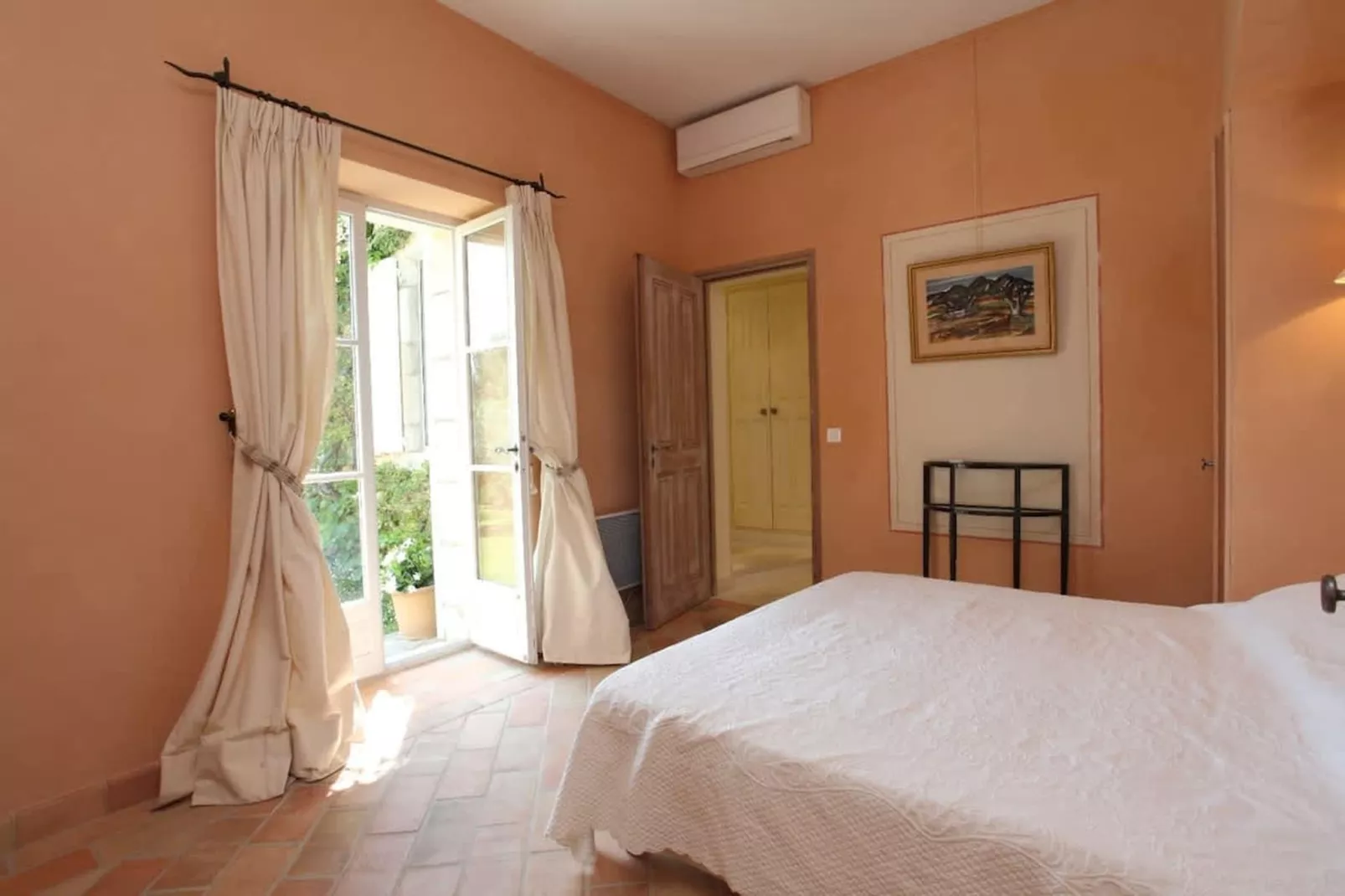 Bastide avec piscine 3 terrasses dans un écrin de verdure-Slaapkamer