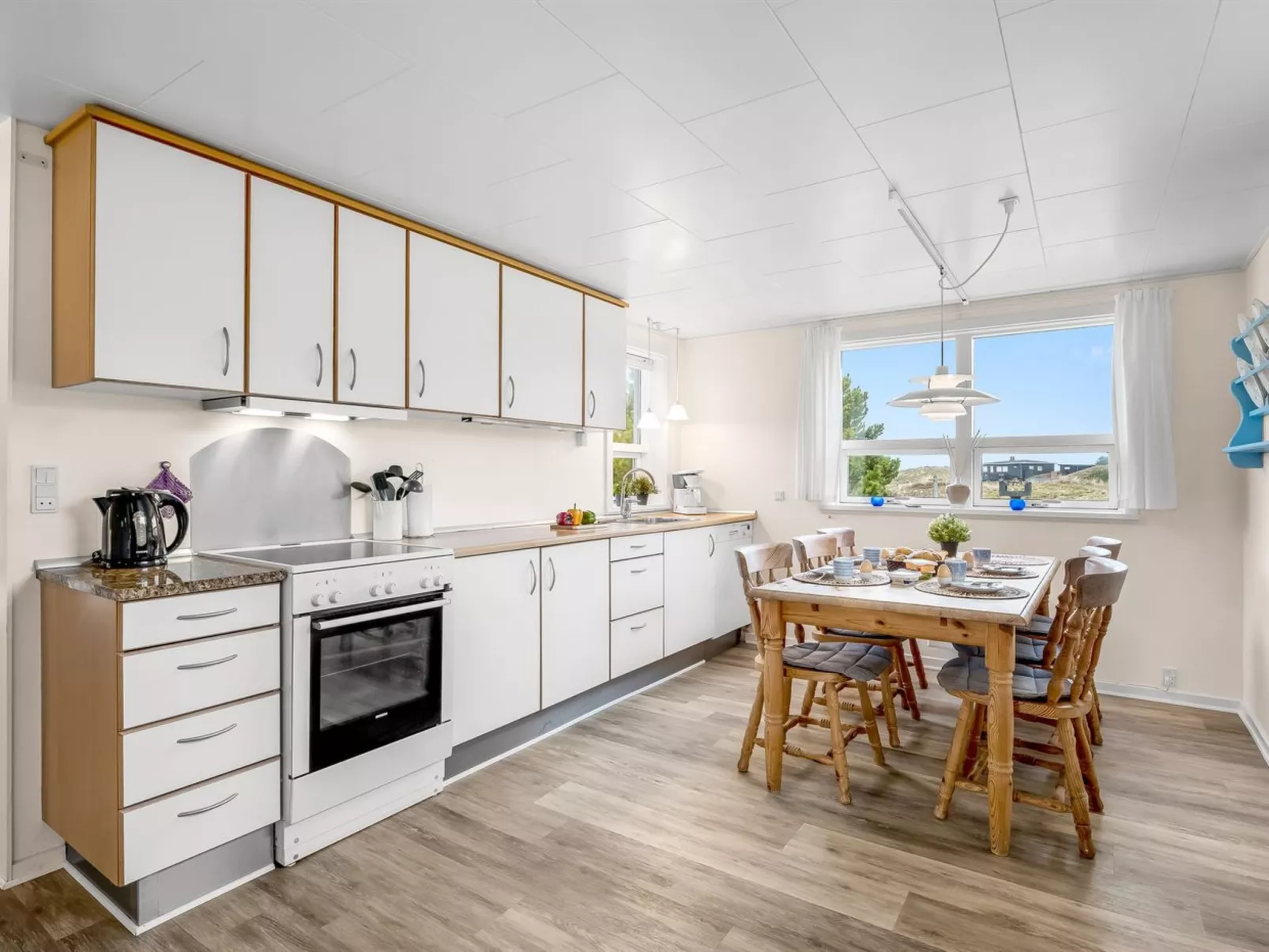 "Hanne" - 750m from the sea-Binnen