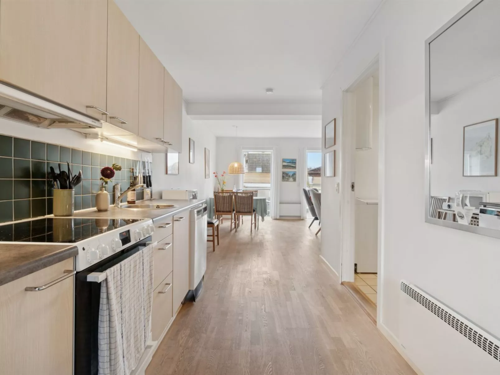 "Yosefin" - 50m from the sea-Binnen