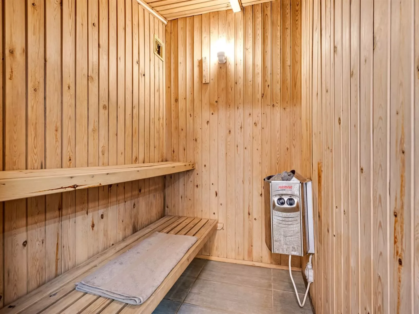 "Mena" - 10km from the sea-Binnen