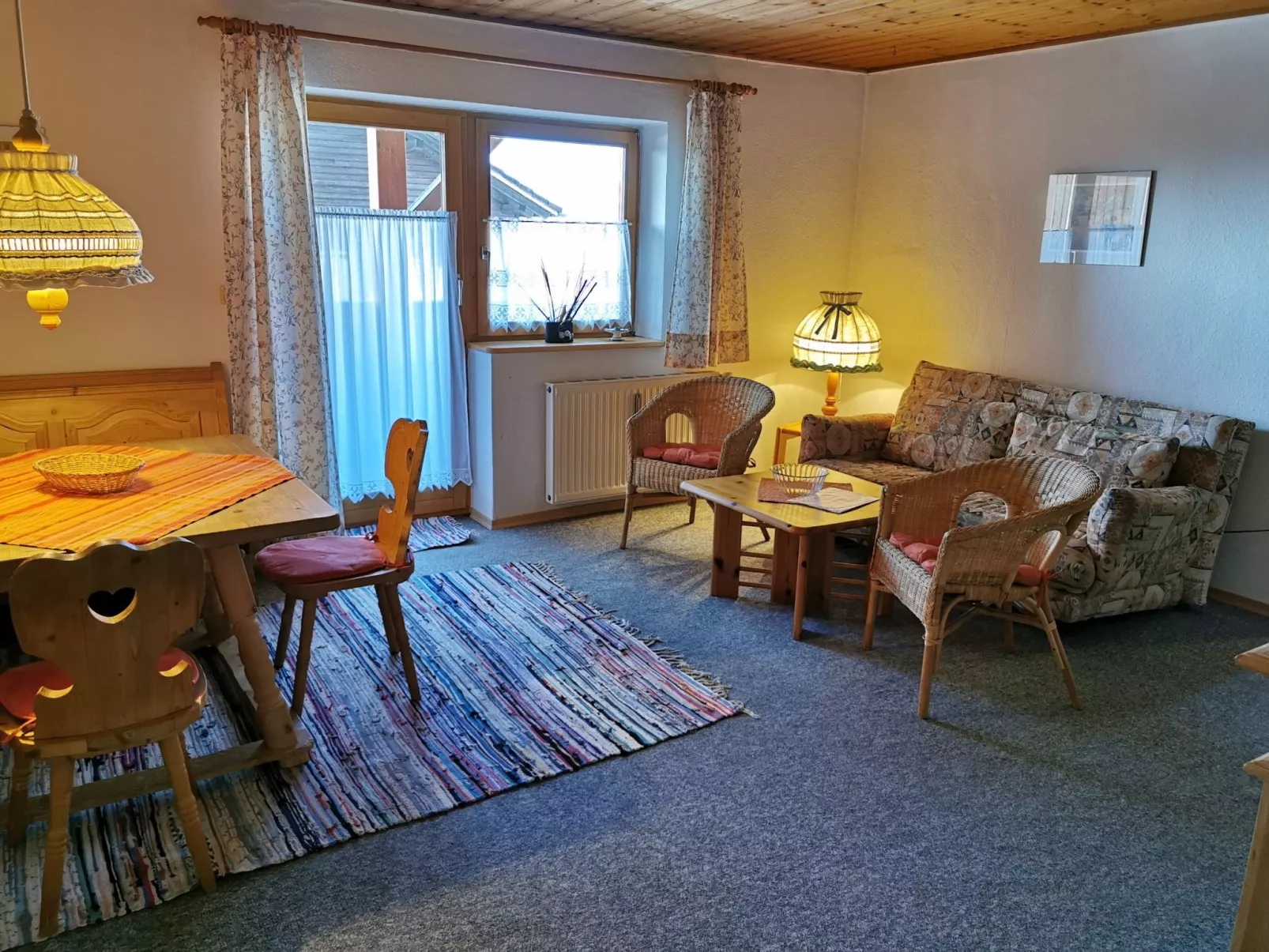 Wohnung mit einem schönen großen Balkon - Image-tags.info