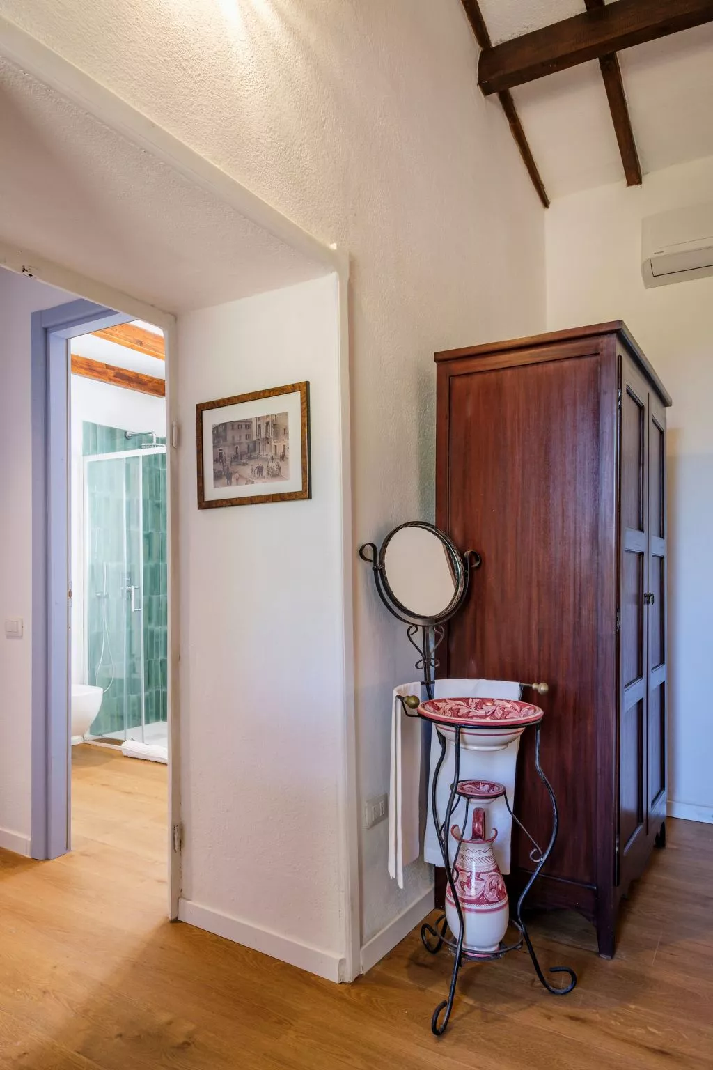 Altes gallurisches Bauernhaus mit Blick auf Olbia - Binnen