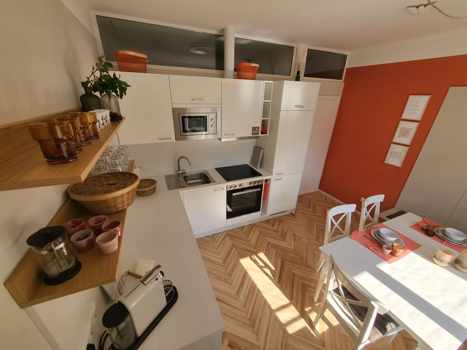 Orange Flat neben K-F-Universität, neu und gemütlich, mit Parkplatz - Image-tags.info