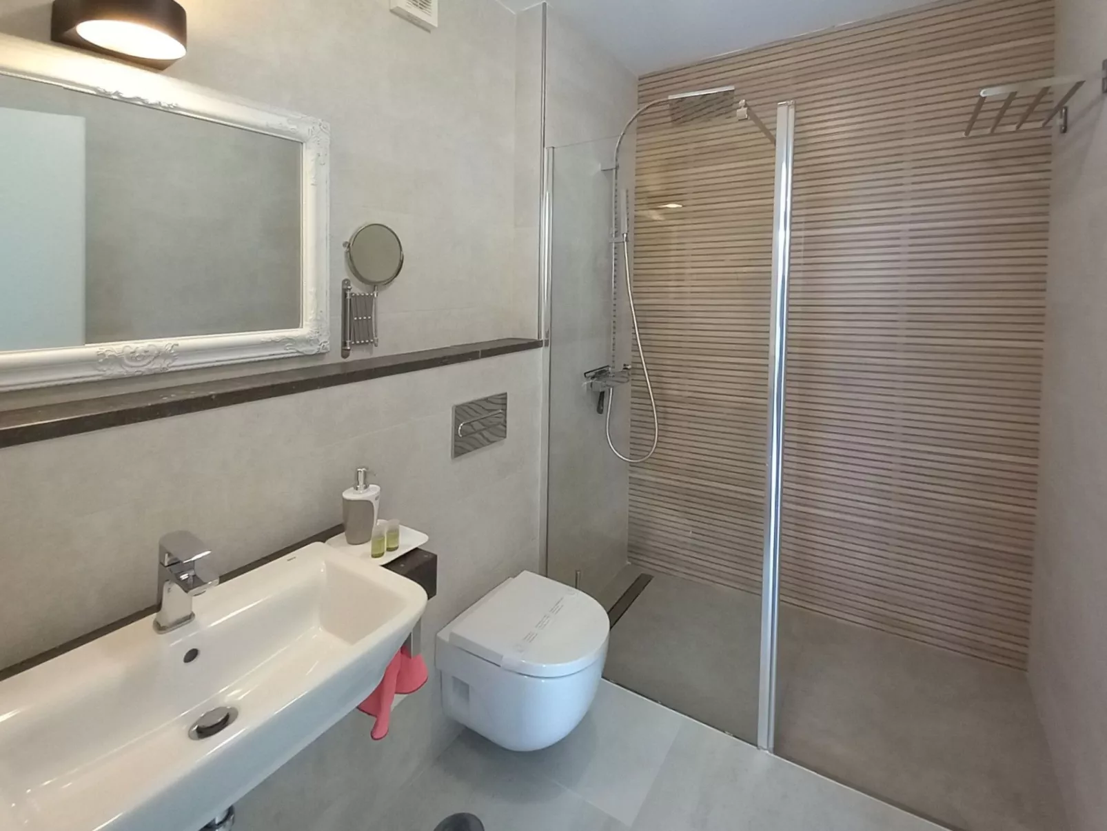 Geräumige Villa, beheizter Pool und atemberaubende Aussicht - Image-tags.info