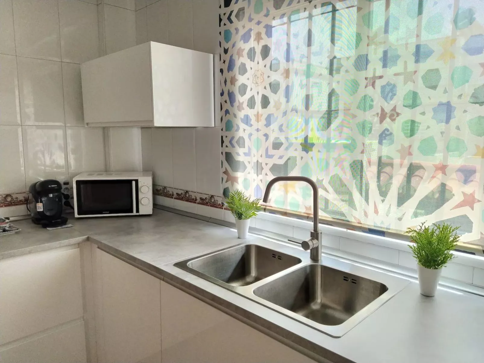 Helles Haus mit Aussicht und privatem Pool - Image-tags.info