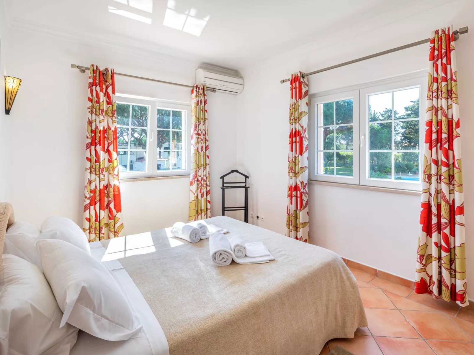 4-Schlafzimmer-Villa, Garten, Pool, Strand - Image-tags.info